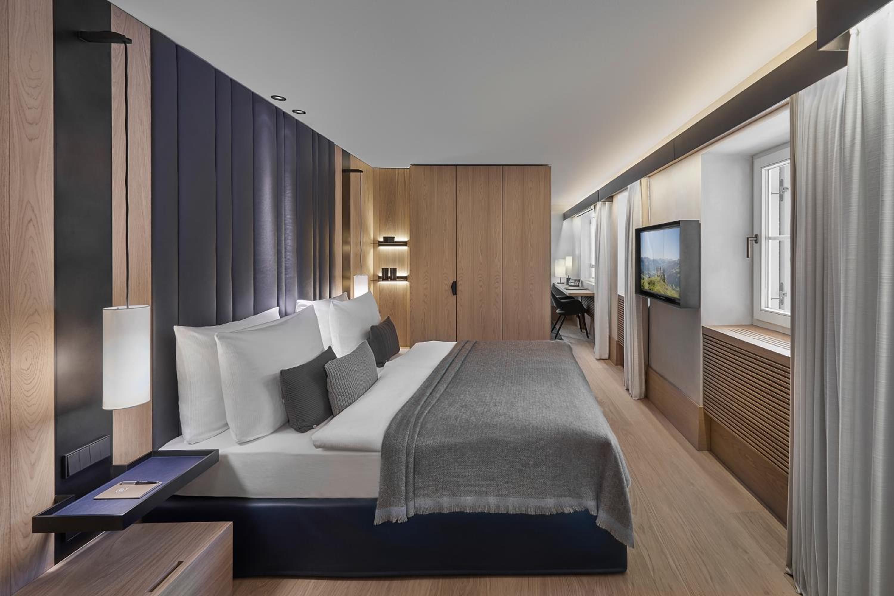 Deluxe Junior Suite photo 1