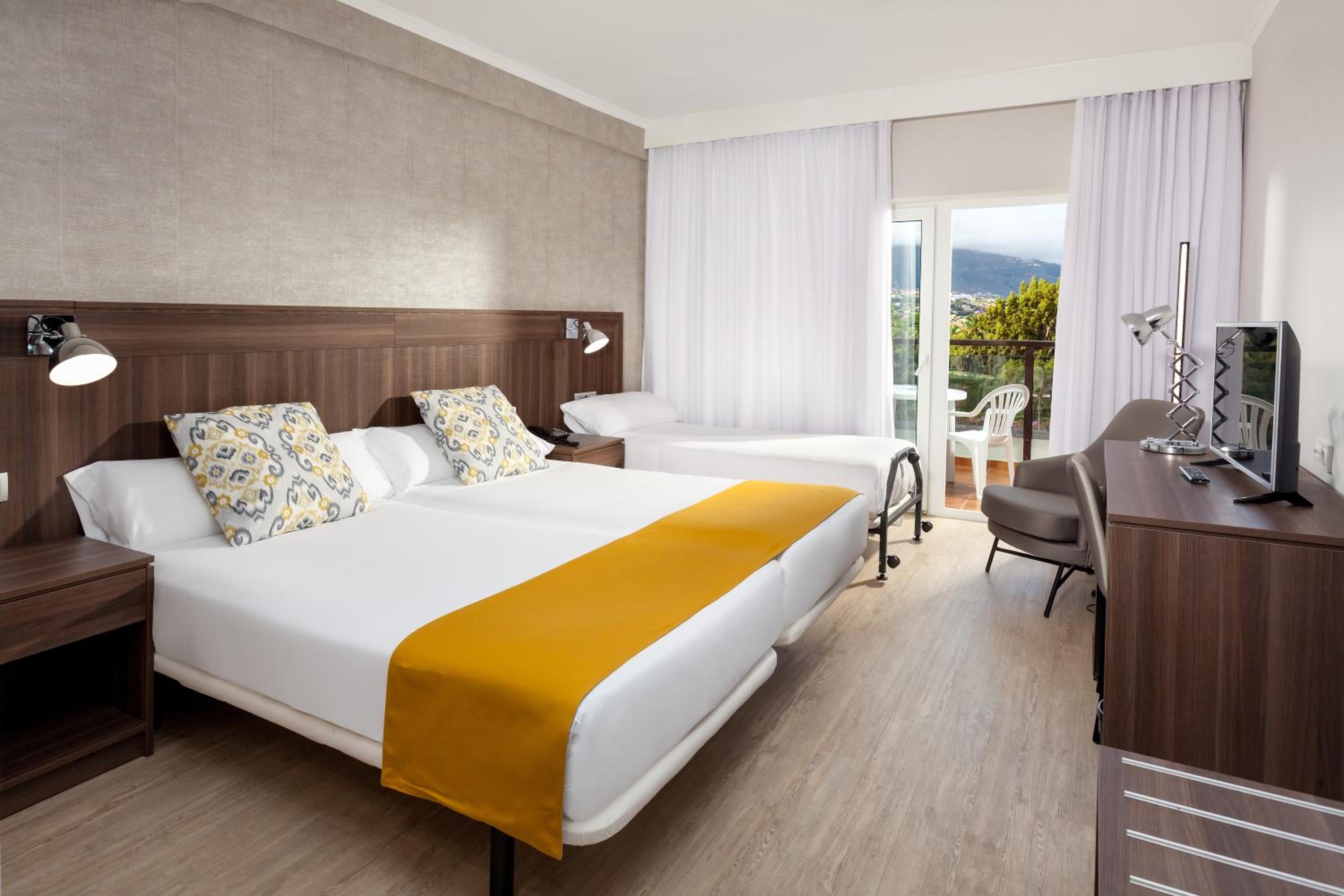 Triple Room (3 Adults) photo 3
