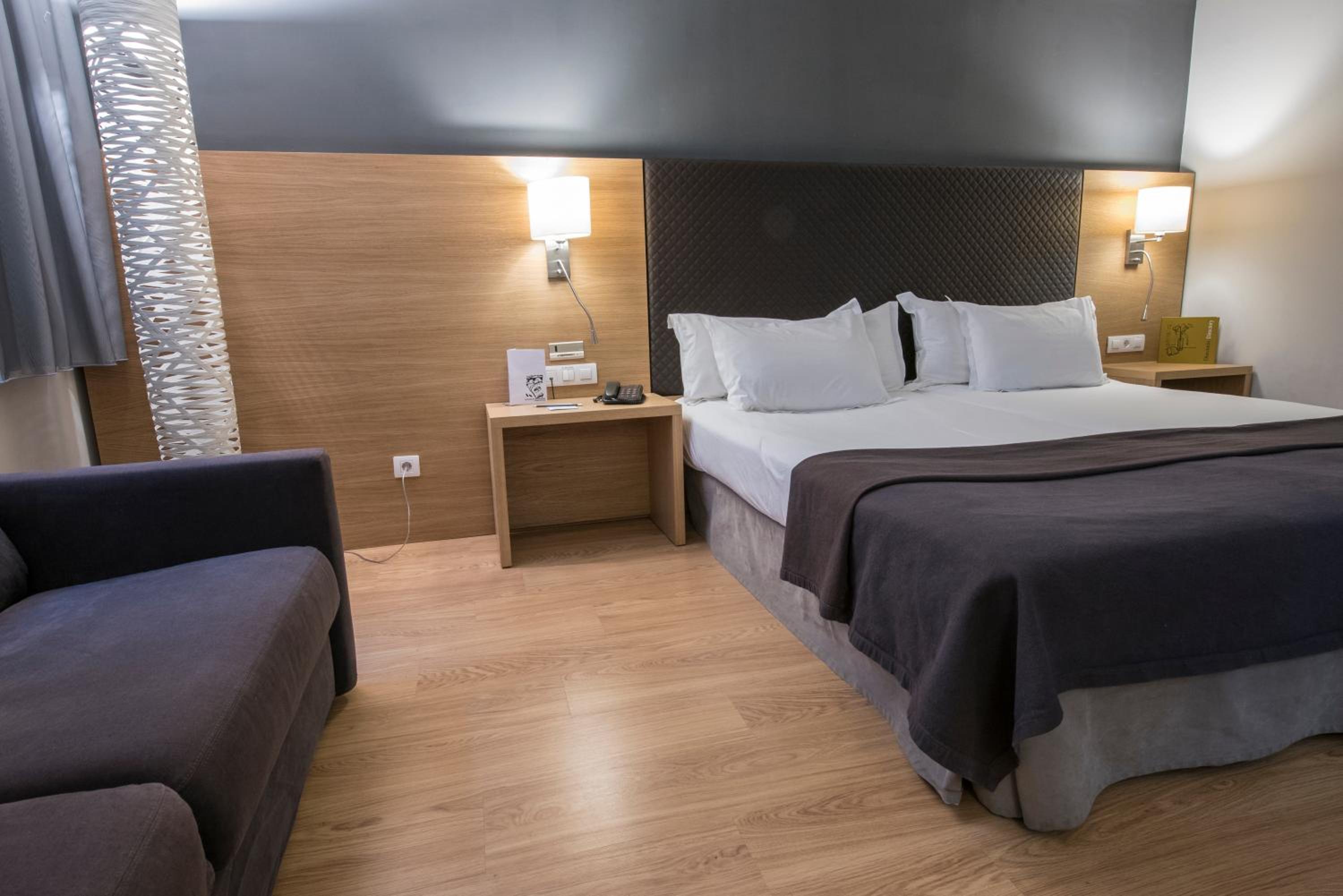 Standard Double or Twin Room with Extra Bed photo 2