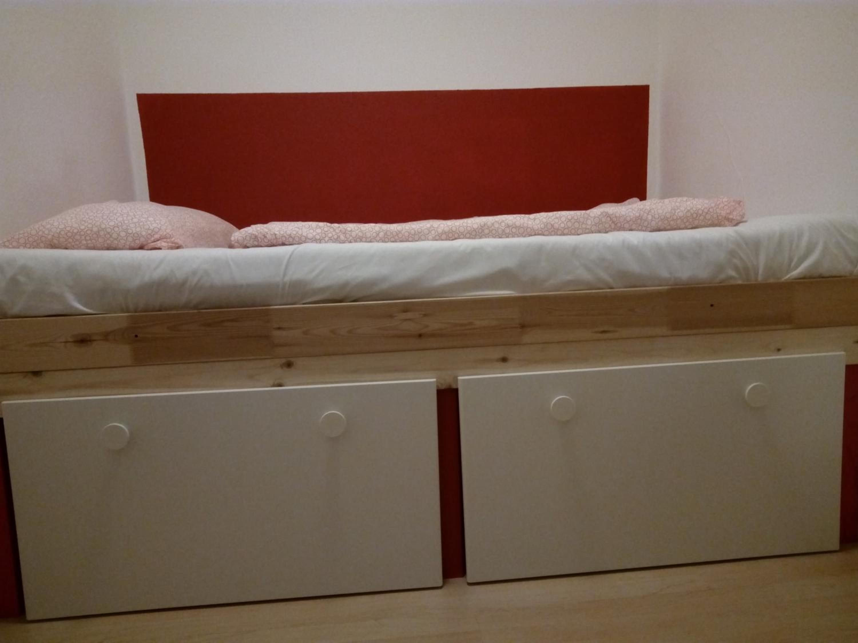 Single Room with Shared Shower and Toilet photo 1