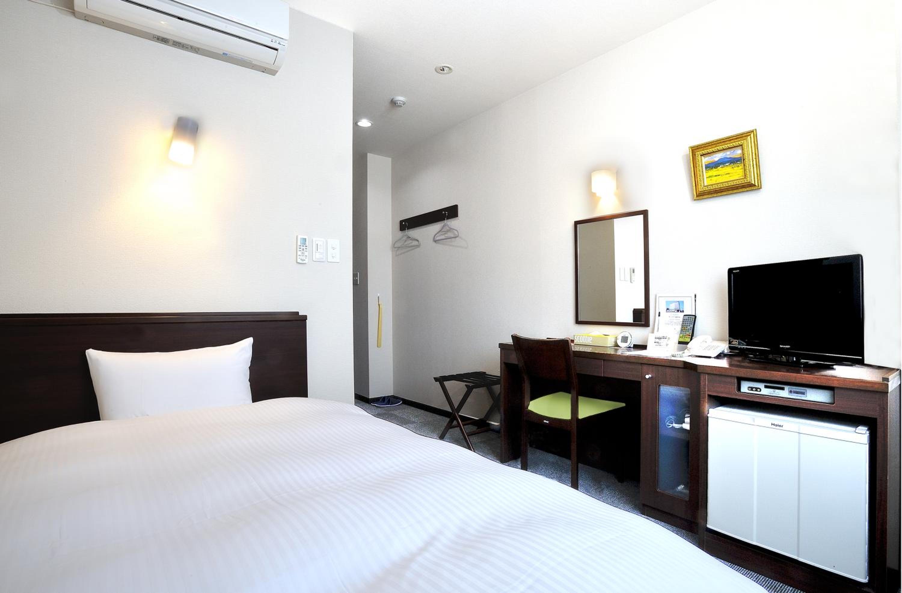 Double Room with Small Double Bed and Shower - Non-Smoking - Photo 1