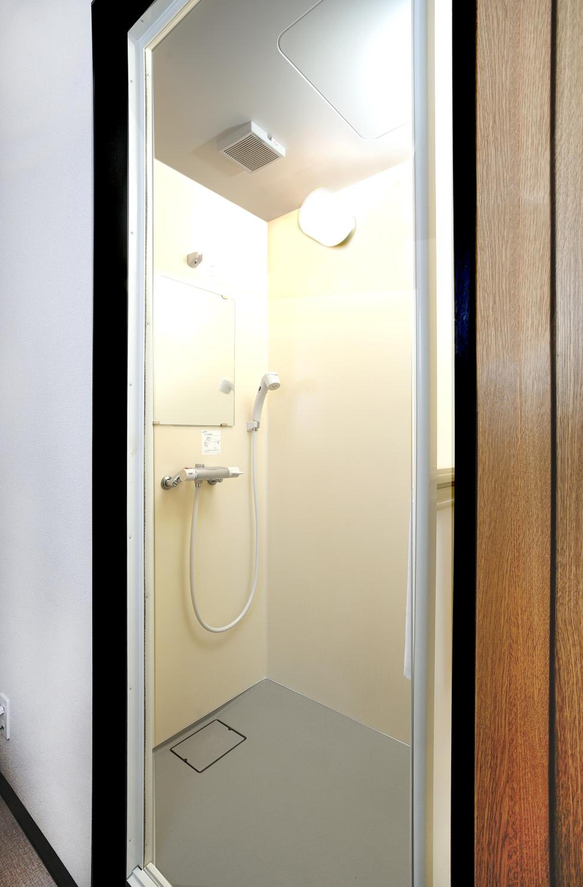 Double Room with Small Double Bed and Shower - Non-Smoking - Photo 2