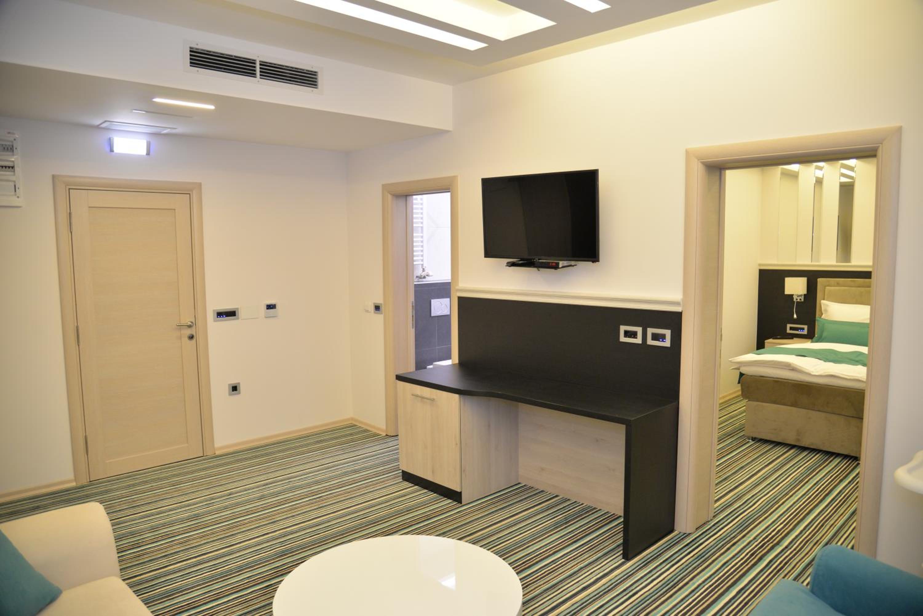 Suite with Spa Bath photo 1