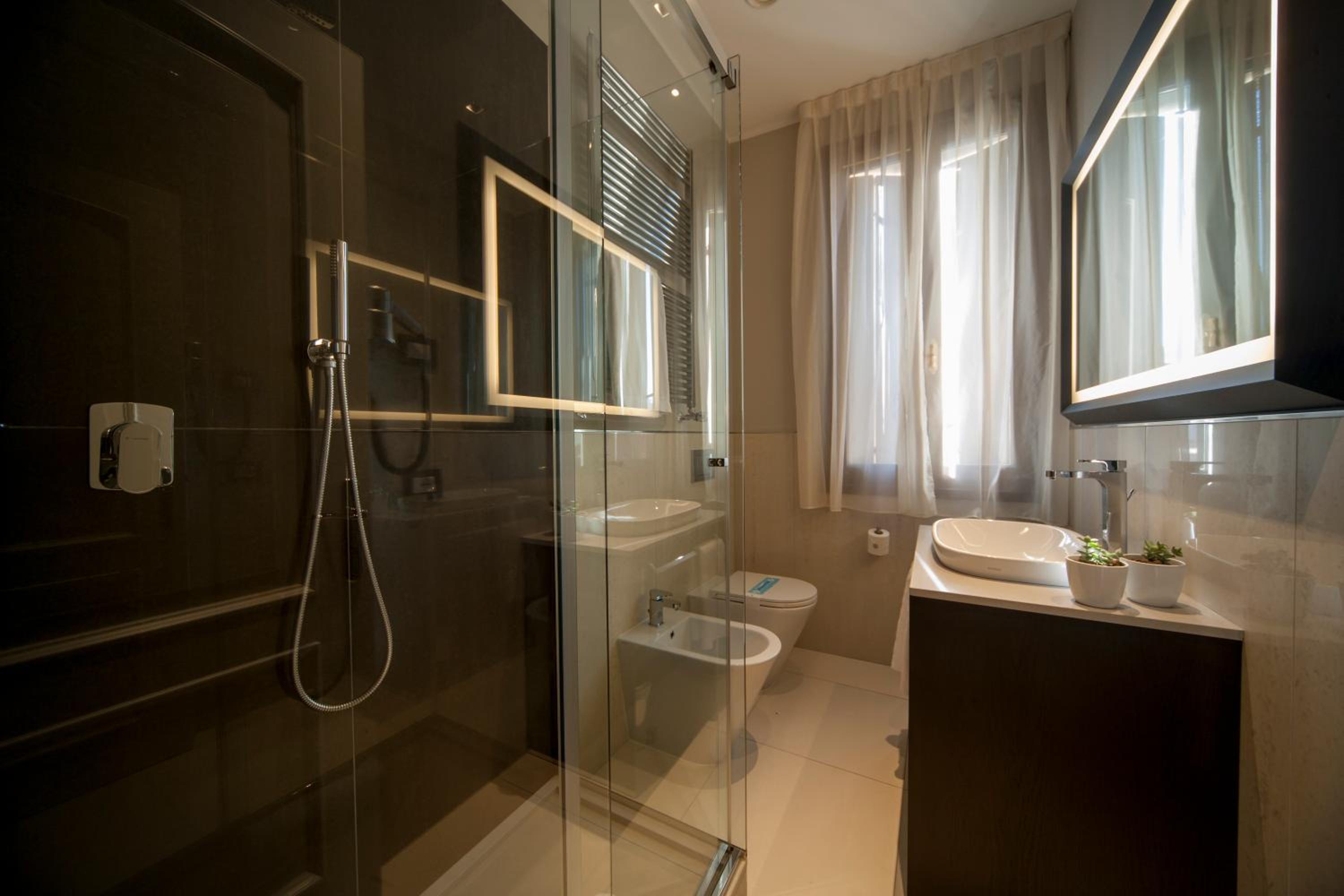 Economy Double Room French - Photo 6