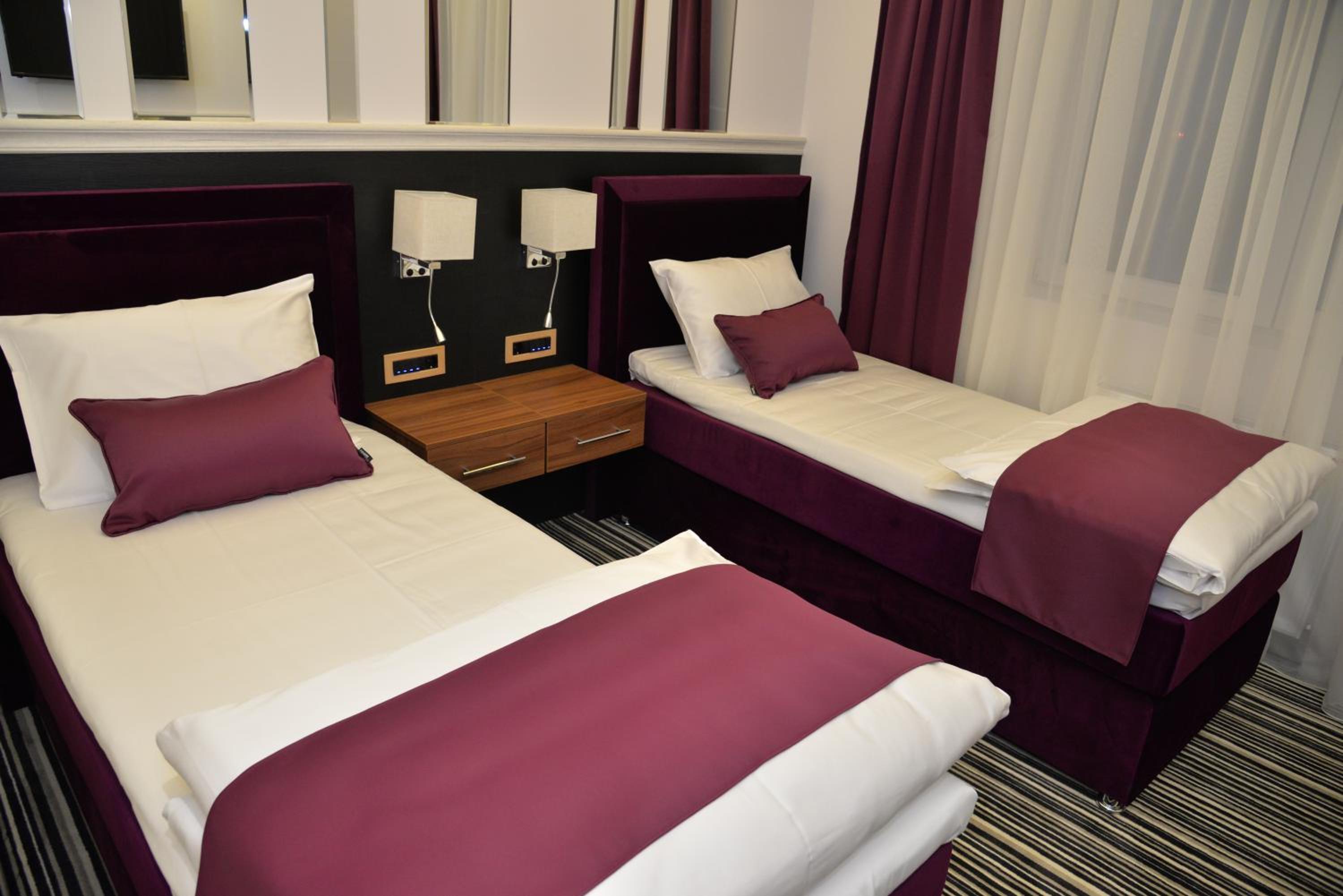 Standard Twin Room photo 2