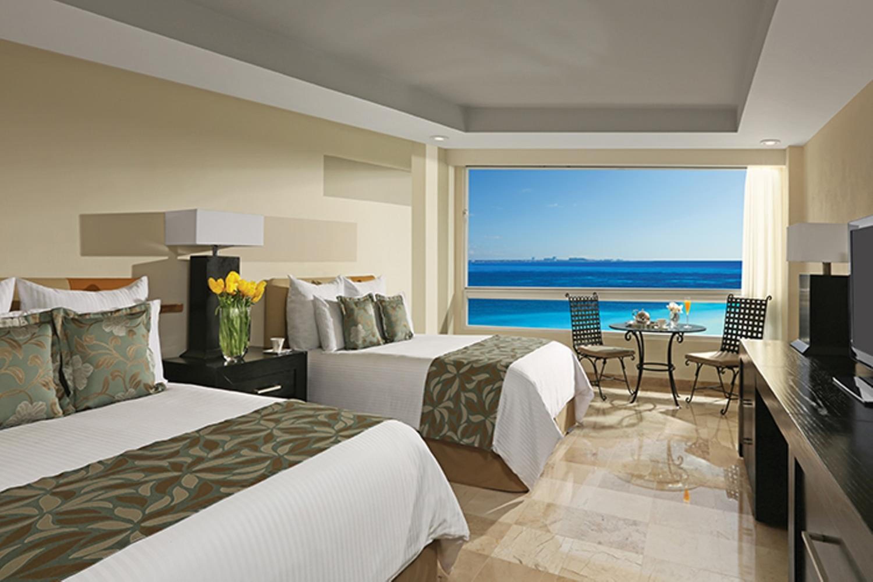 Deluxe Ocean Front thumbnail 5