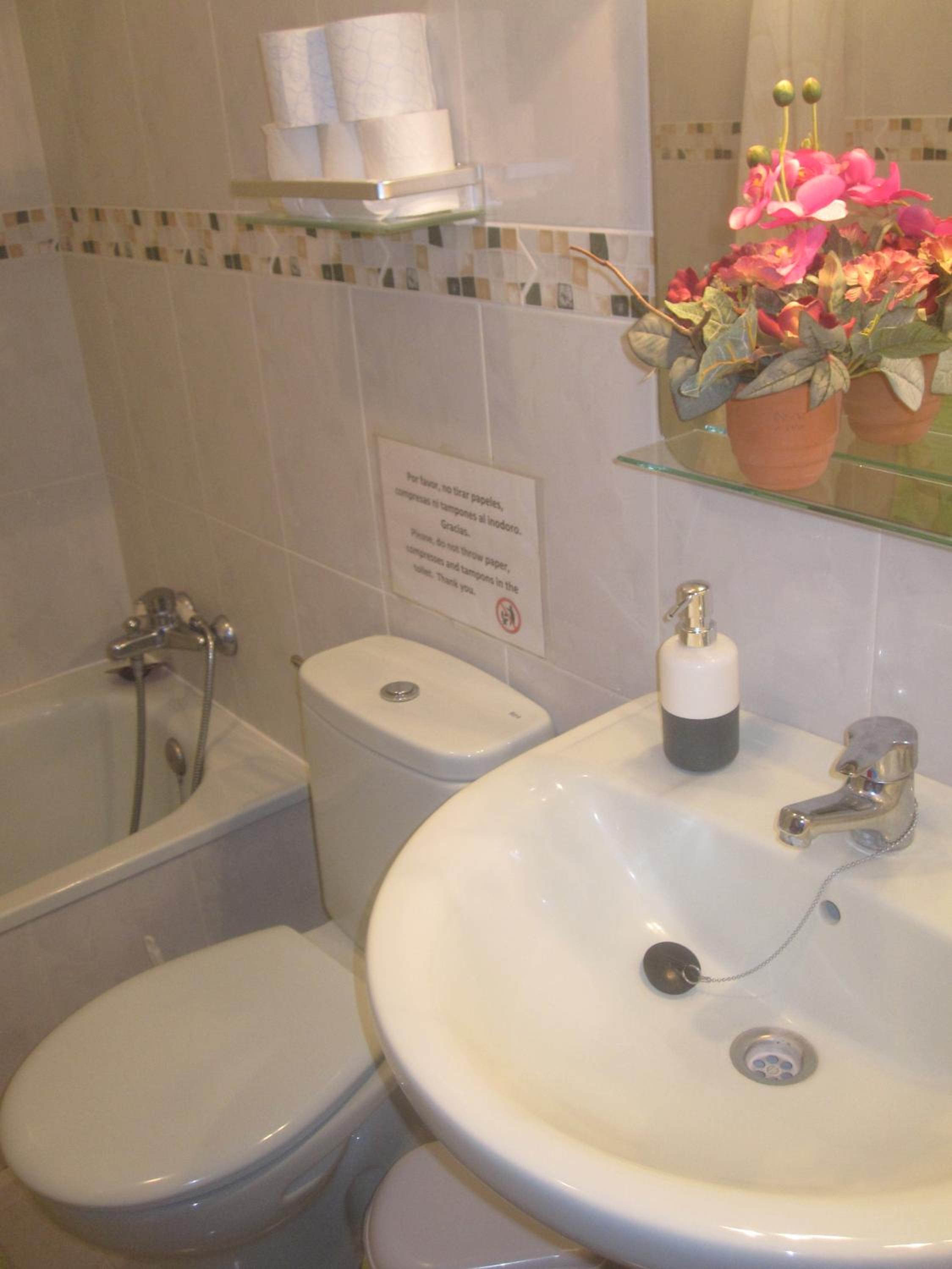 One-Bedroom Apartment - Photo 24