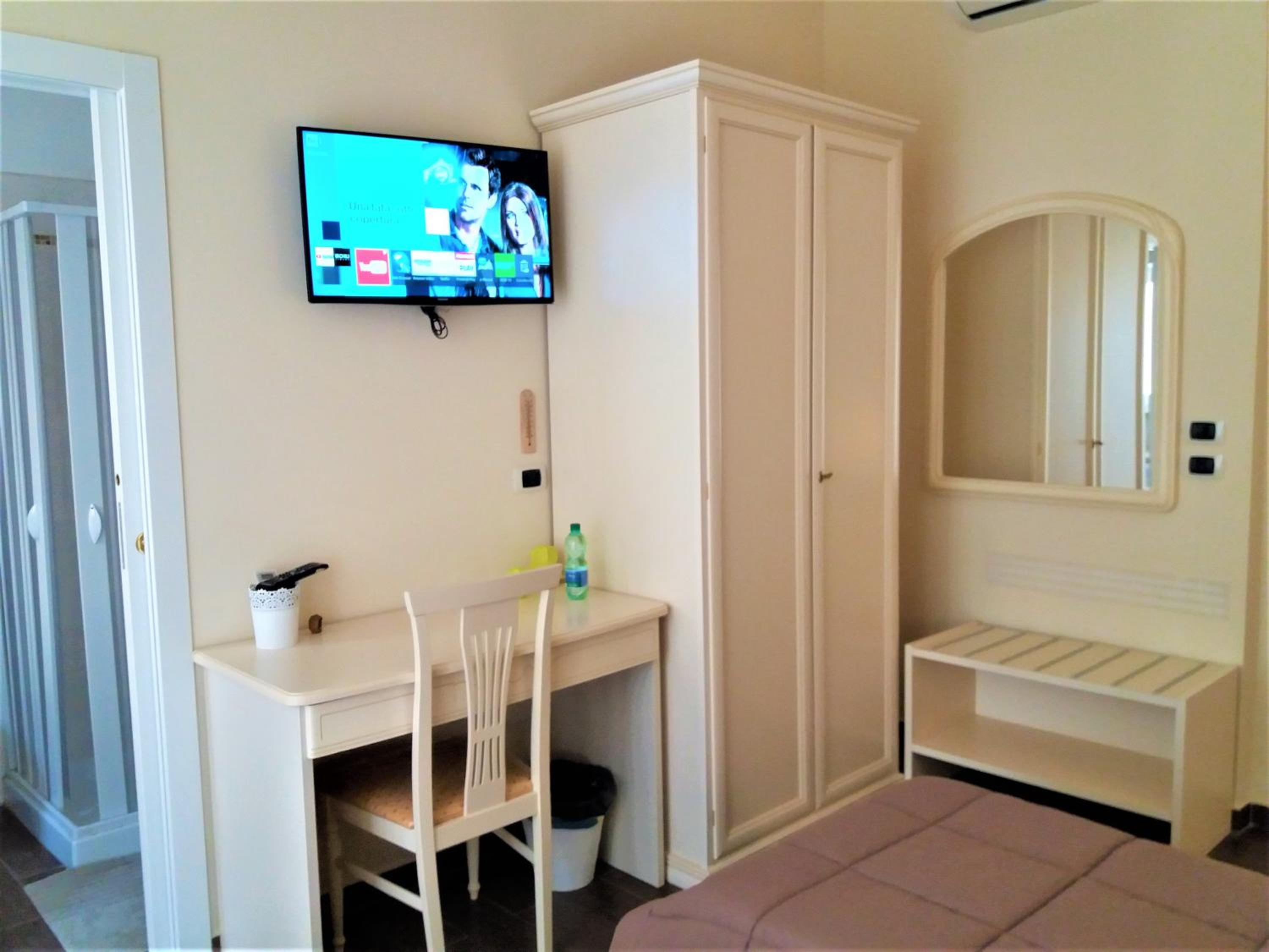 Deluxe Twin Room photo 2