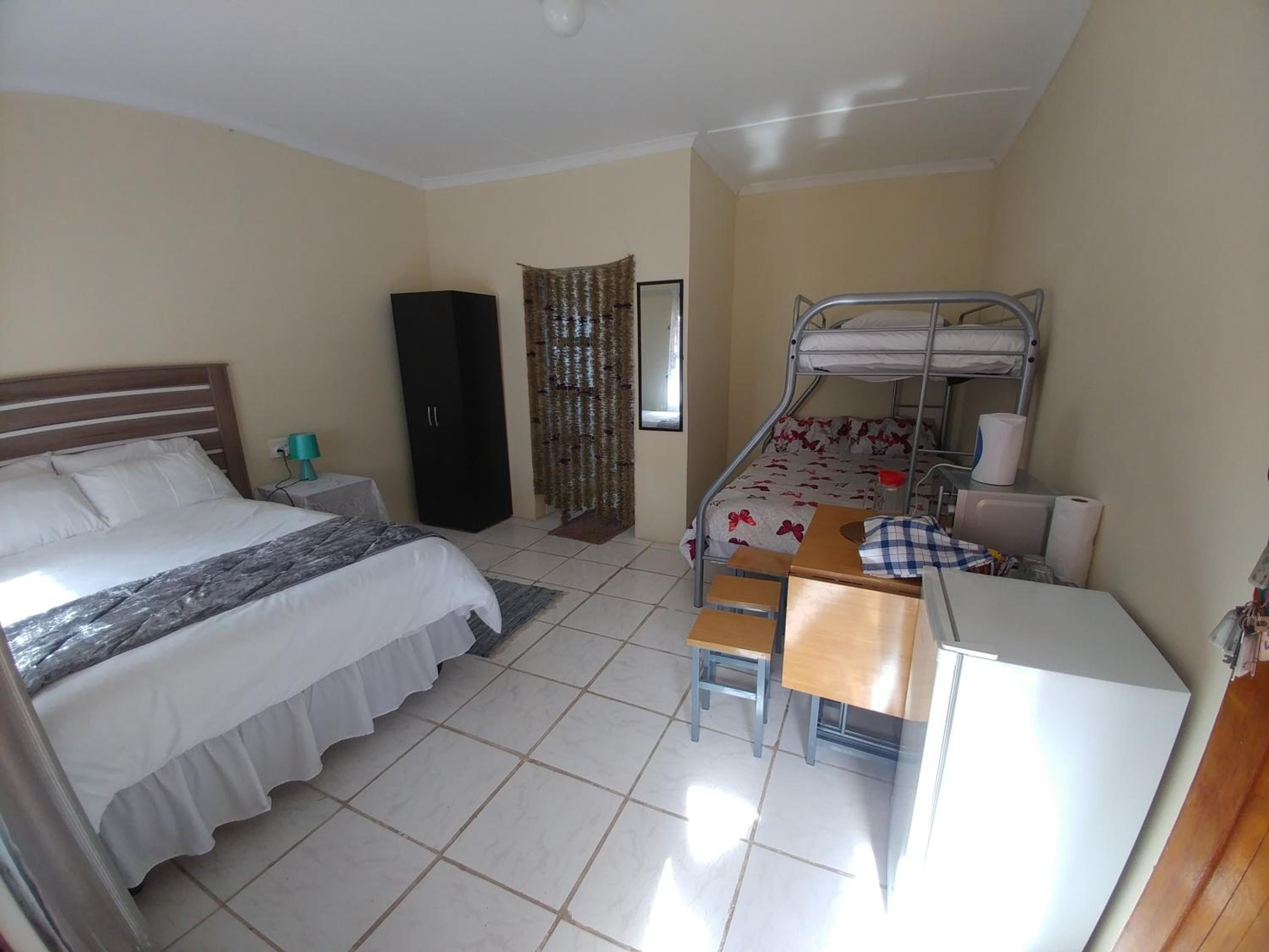 Family Room - Photo 3