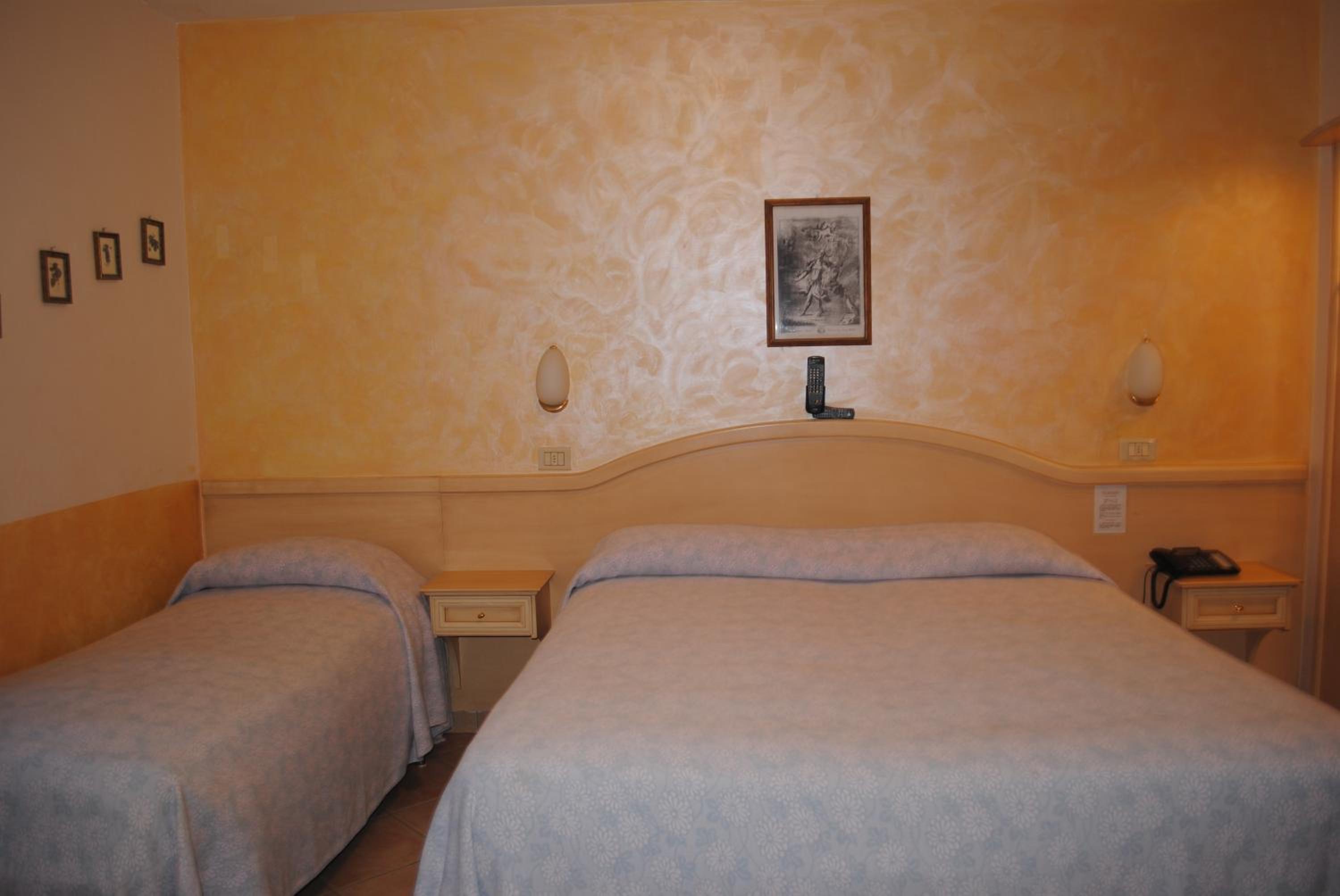 Triple Room photo 2