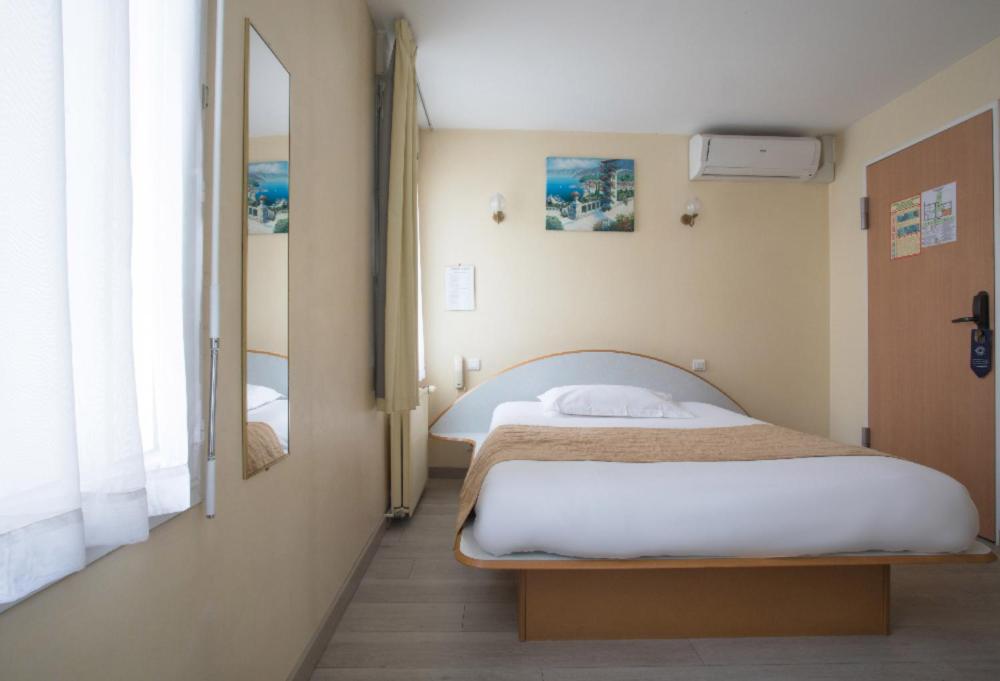 Double Room - Photo 5