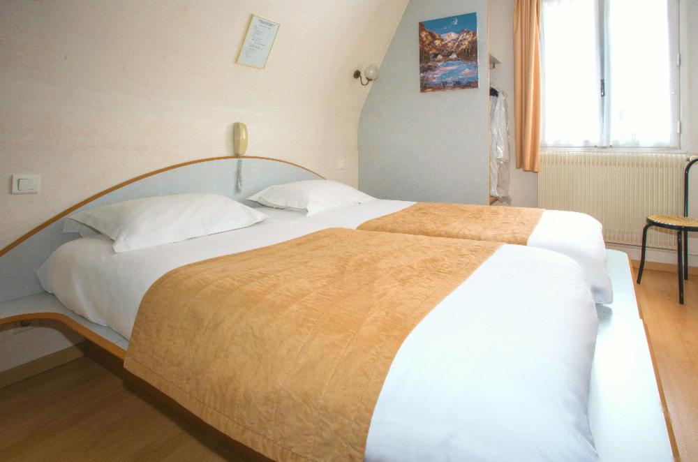 Twin Room - Photo 1