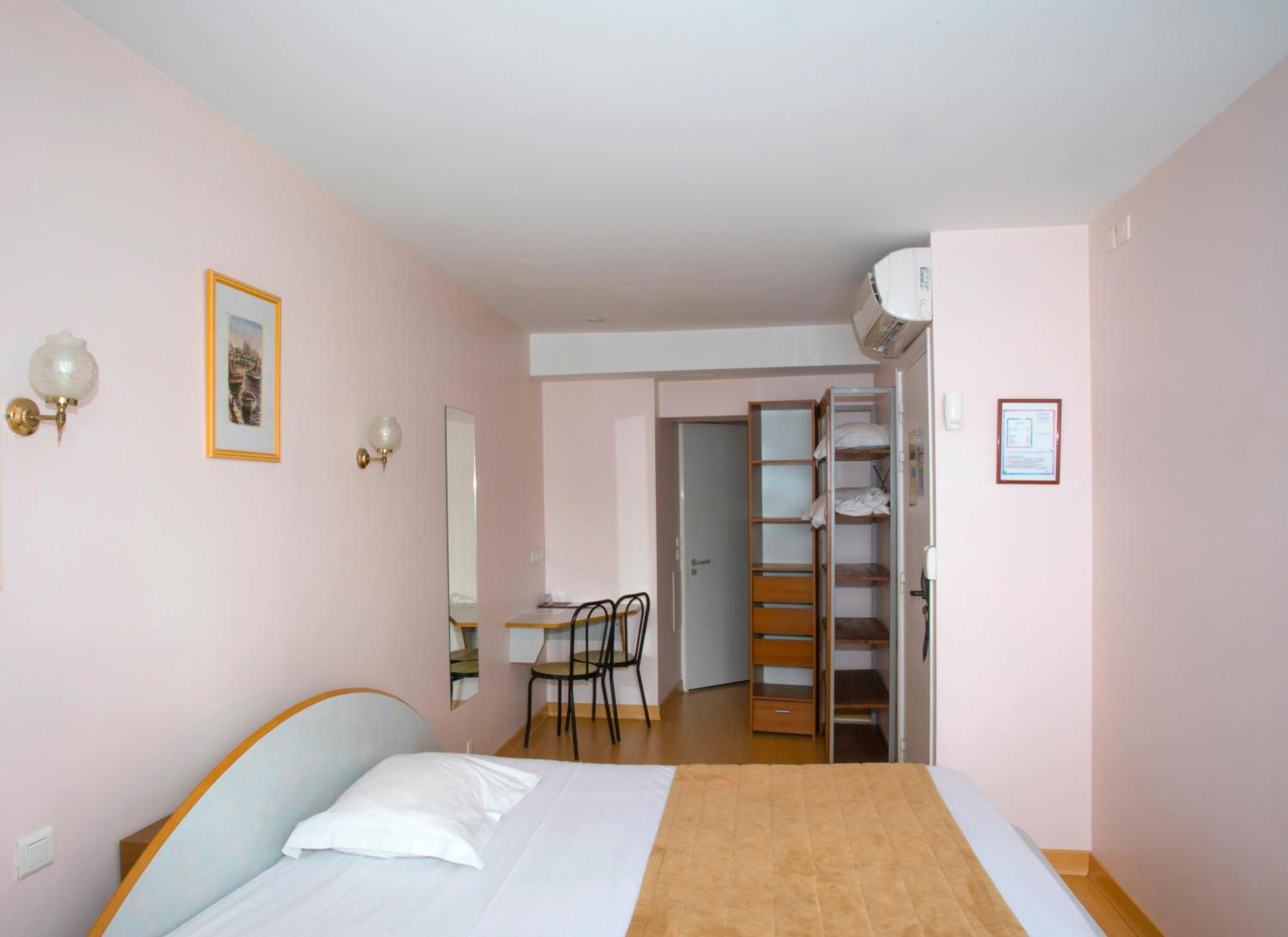 Quadruple Room - Photo 4