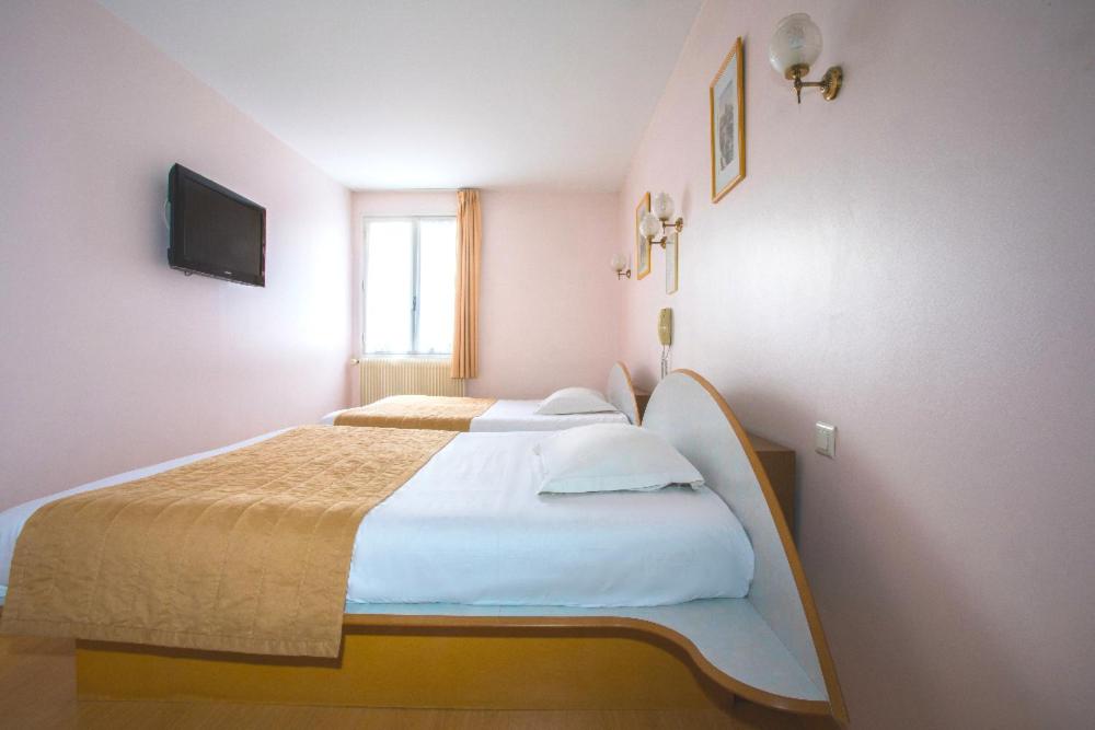 Quadruple Room - Photo 1