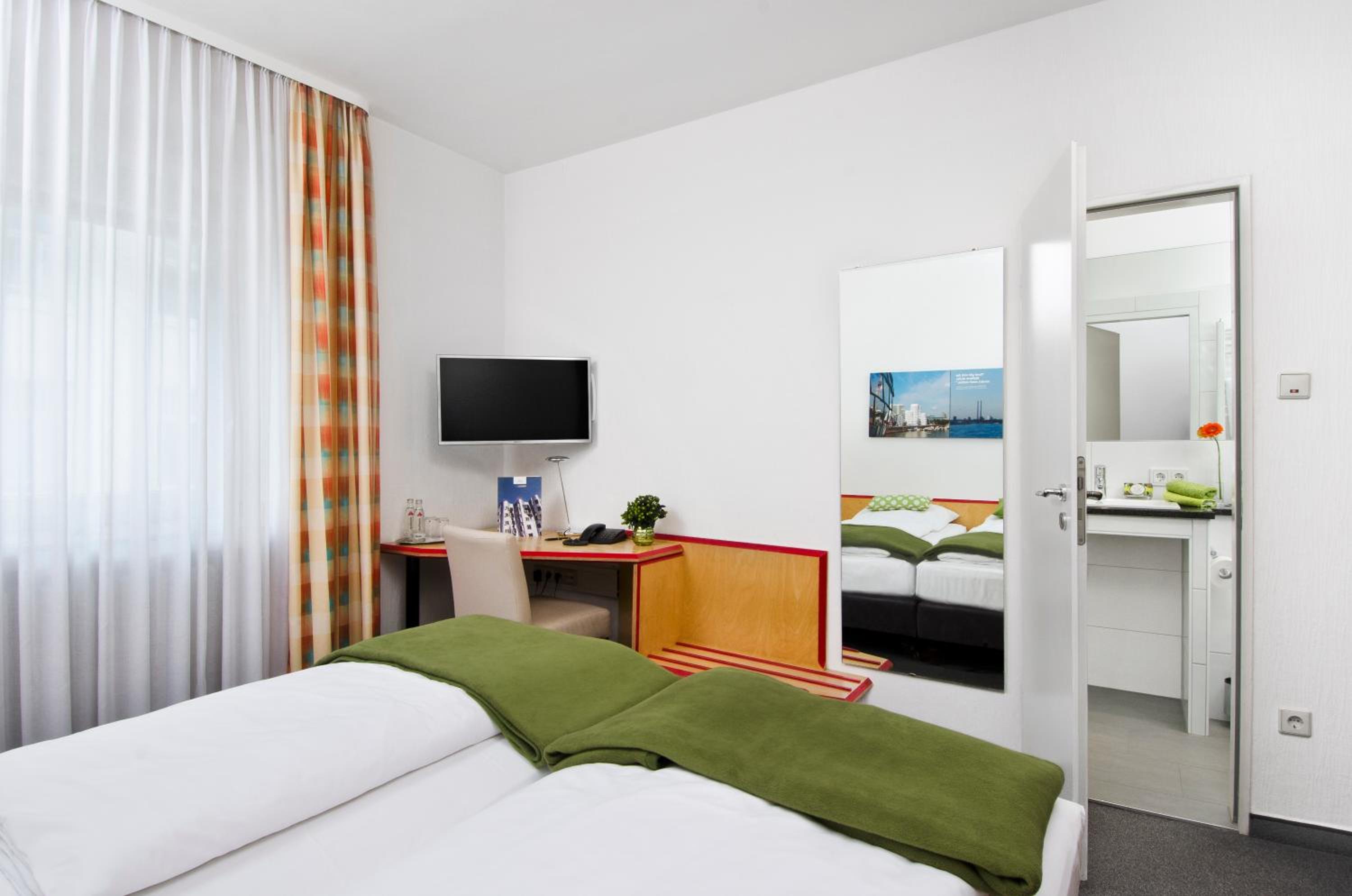 Double Room - Photo 2