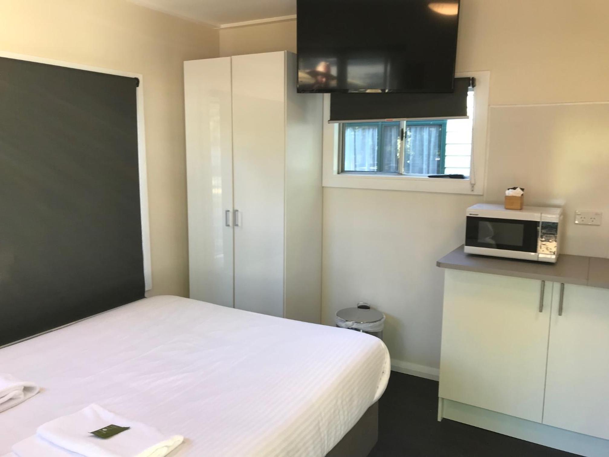 Economy Studio - No Ensuite - Not Pet Friendly photo 3