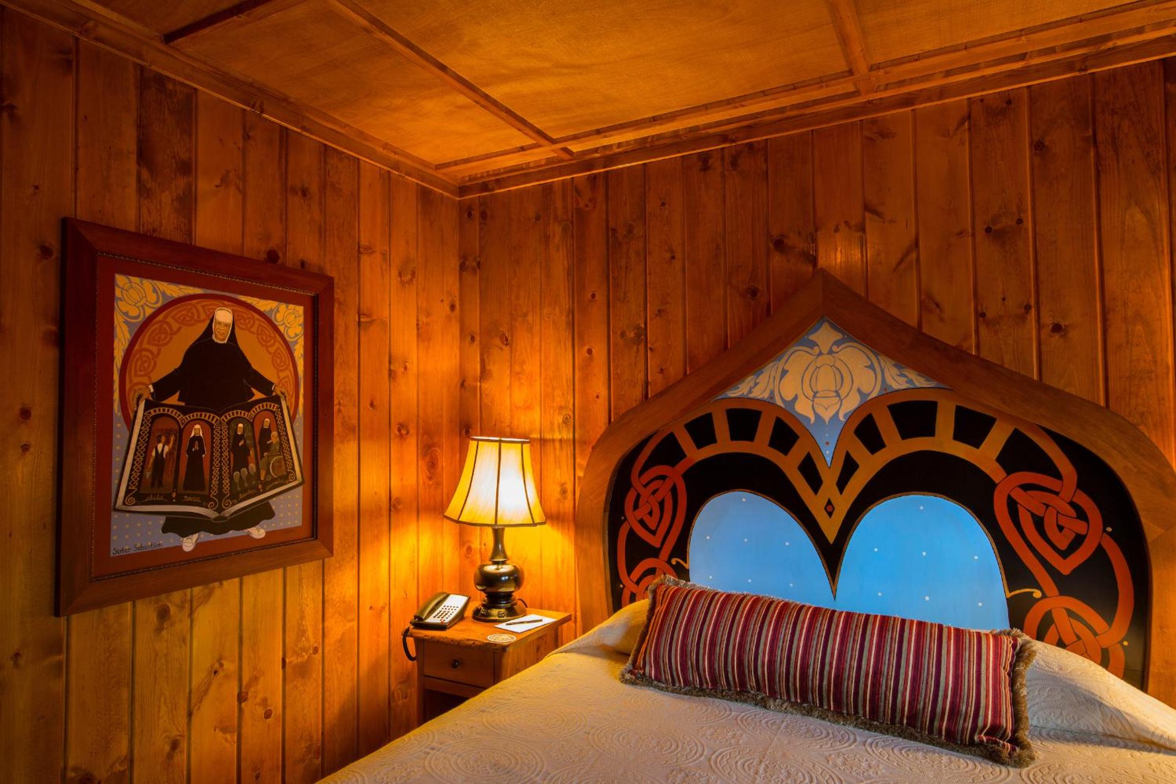 Standard King Room photo 3