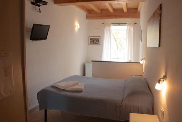 Standard Double Room with Sea View - Photo 8