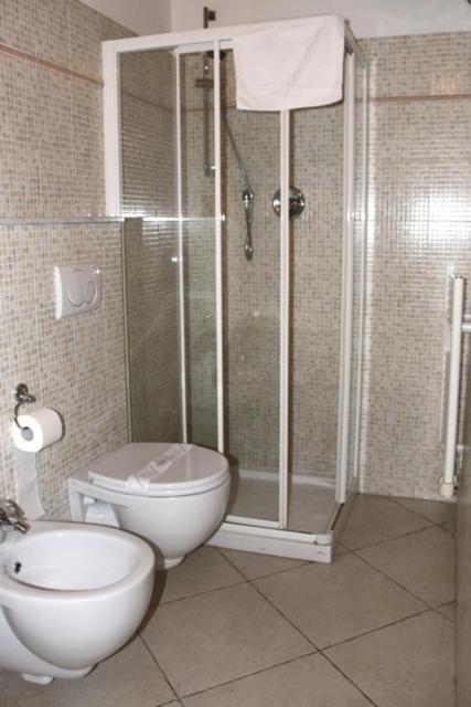 Standard Double Room with Sea View - Photo 5