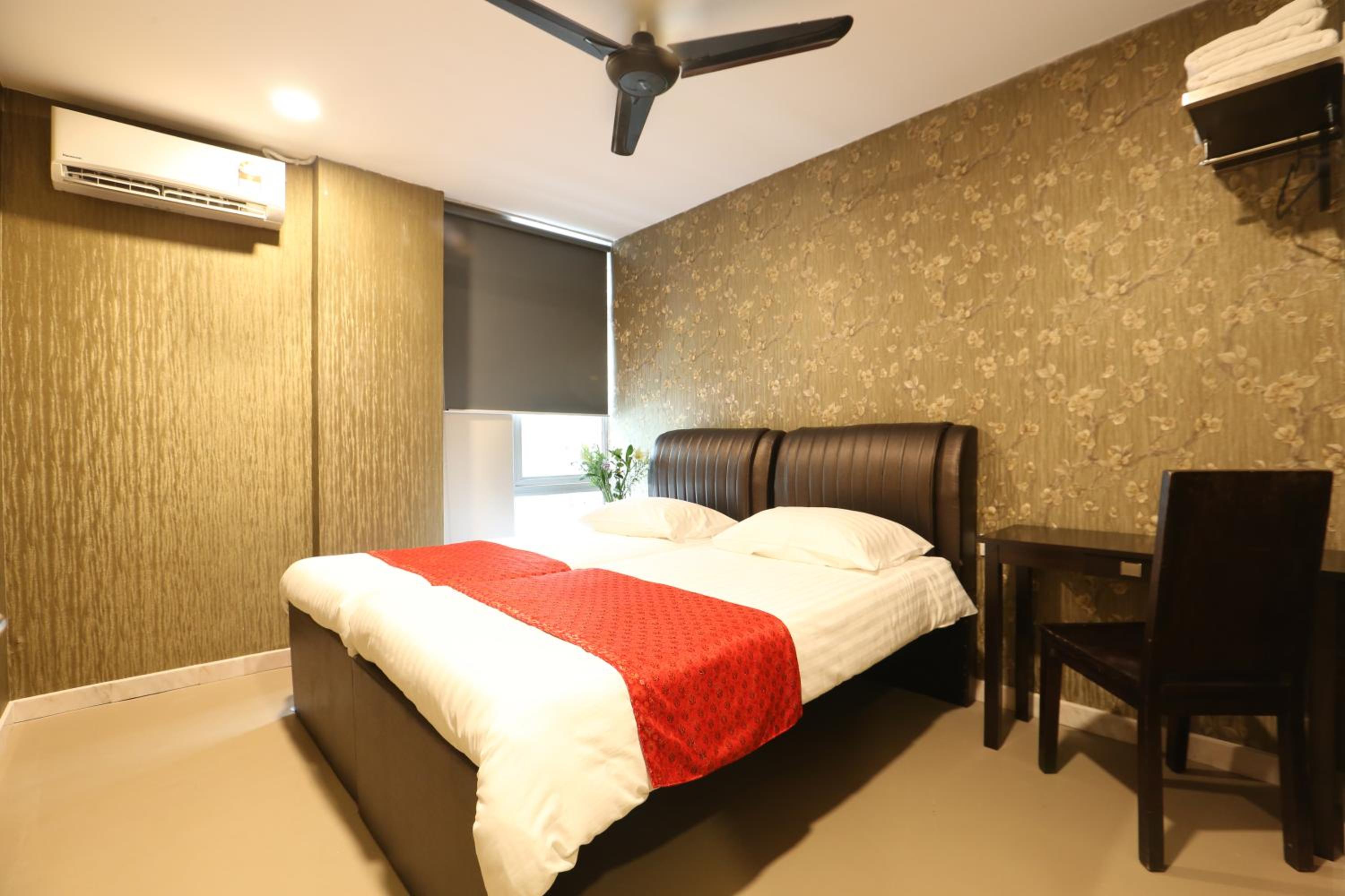 Standard Twin Room with Shared Bathroom