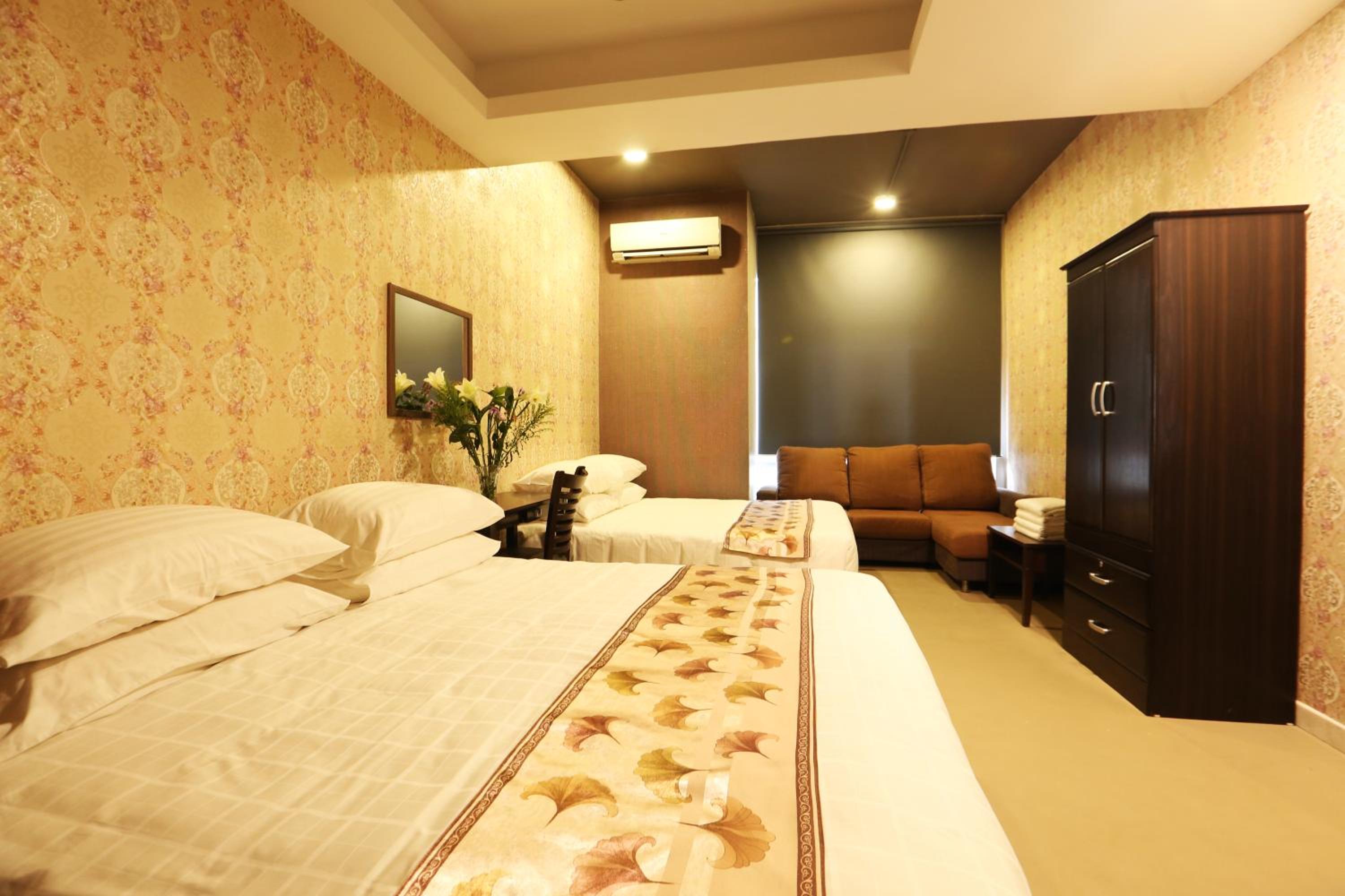Quadruple Room with Shared Bathroom