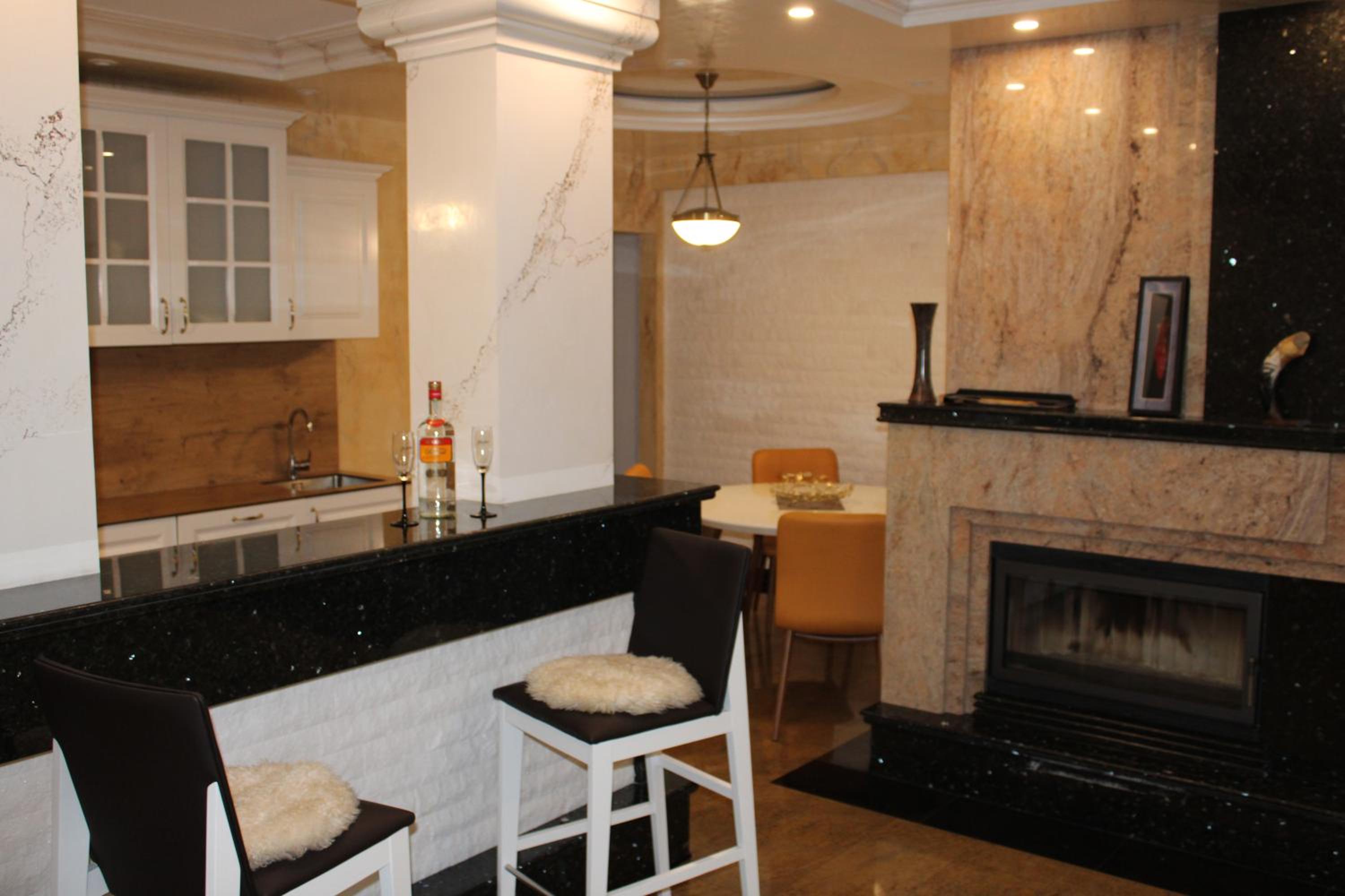 Three-Bedroom Deluxe Apartment