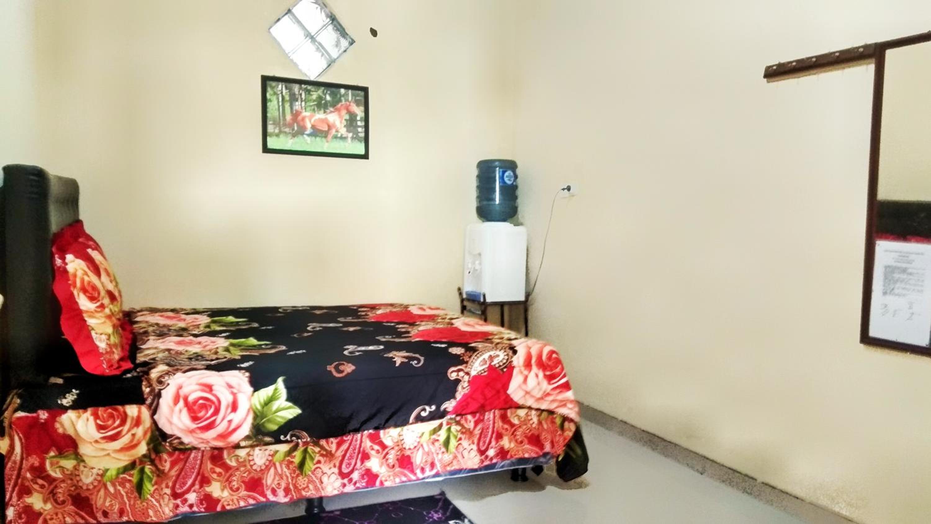 Deluxe Room (2 Adults + 1 Child) - Photo 2