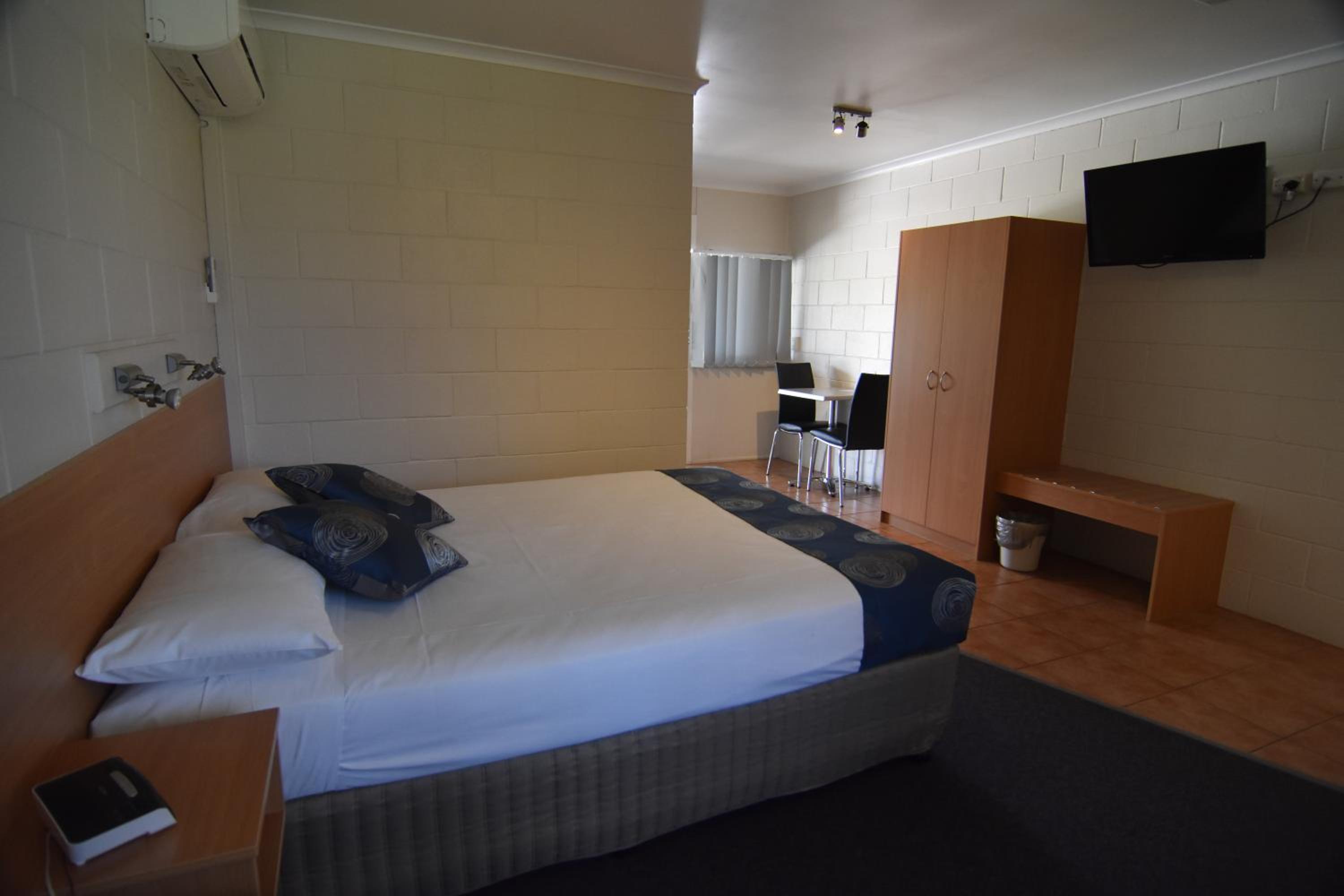 Standard Queen Room photo 3