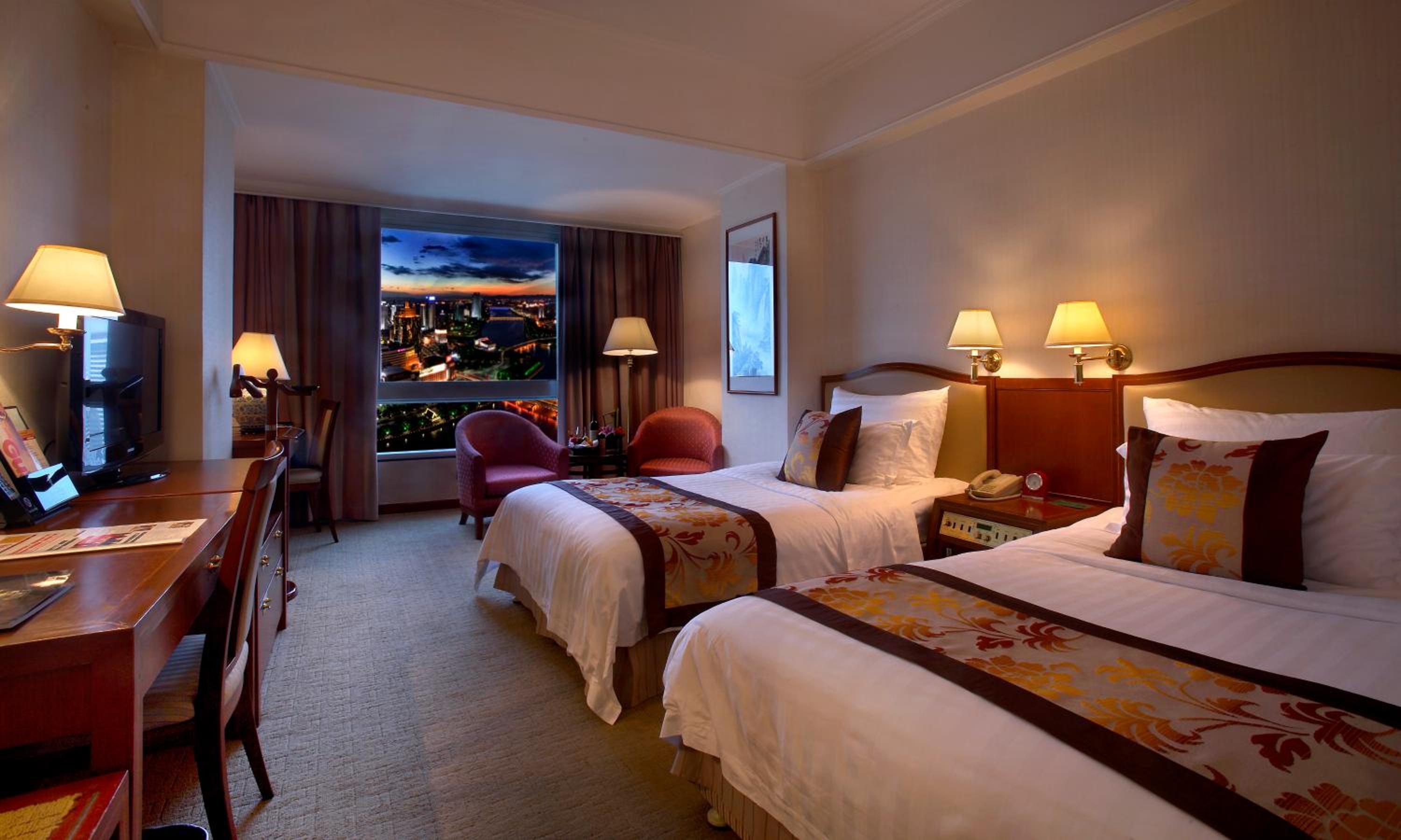 Standard Twin Room with River View - Photo 2