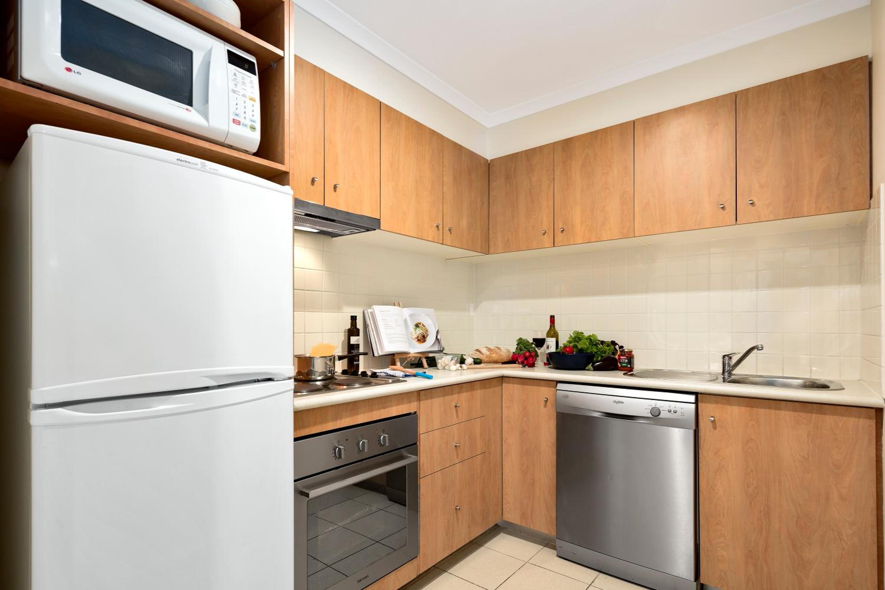 Family Two-Bedroom Apartment with Balcony - Photo 11
