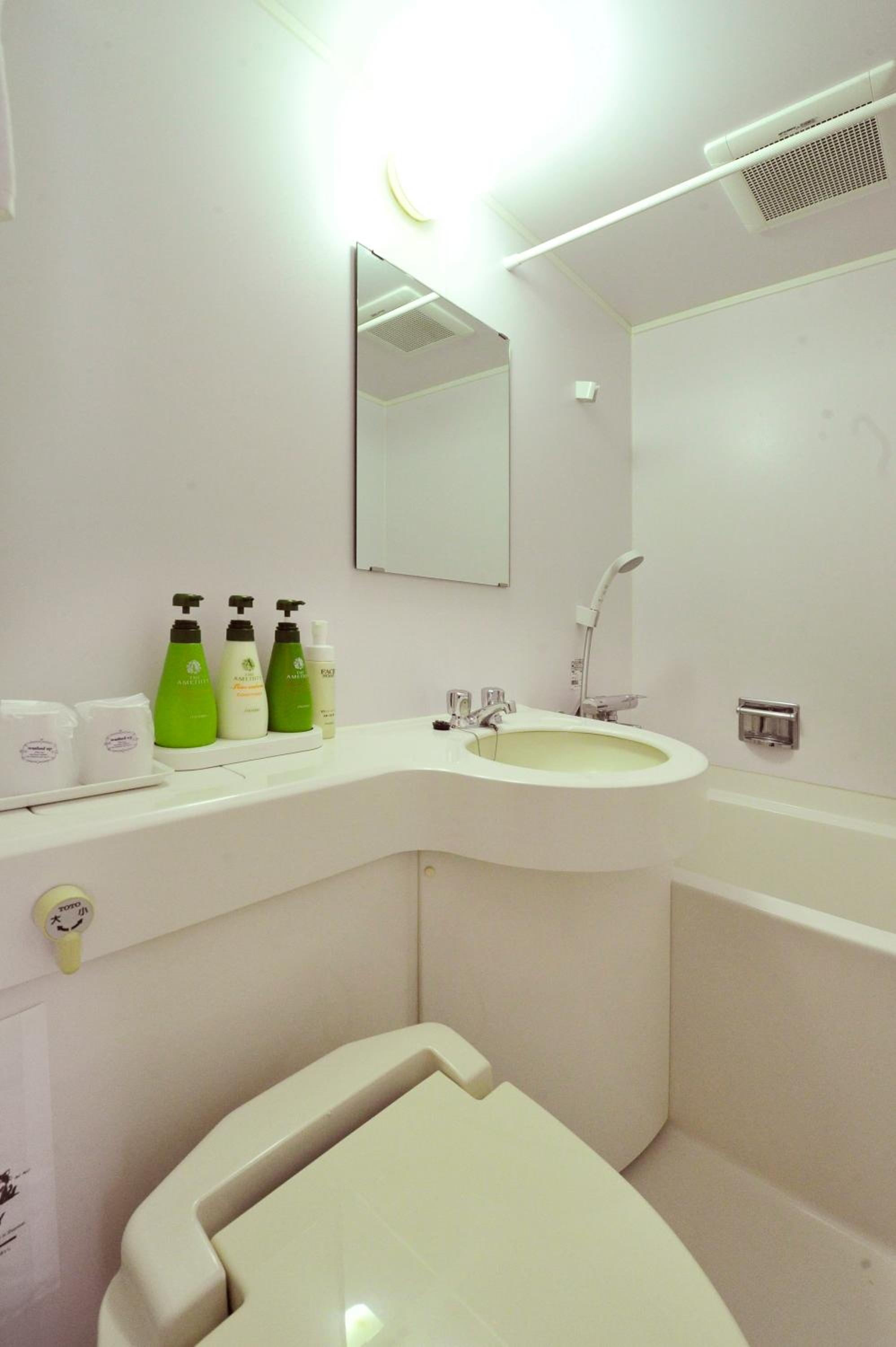 Standard Double Room with Small Double Bed with Breakfast - Non-Smoking photo 3