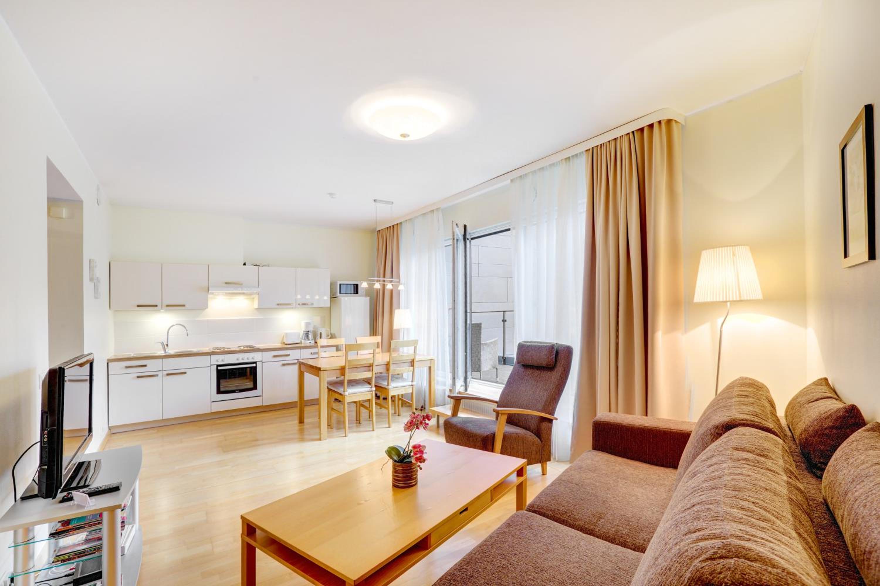 Studio Apartment with Balcony photo 1