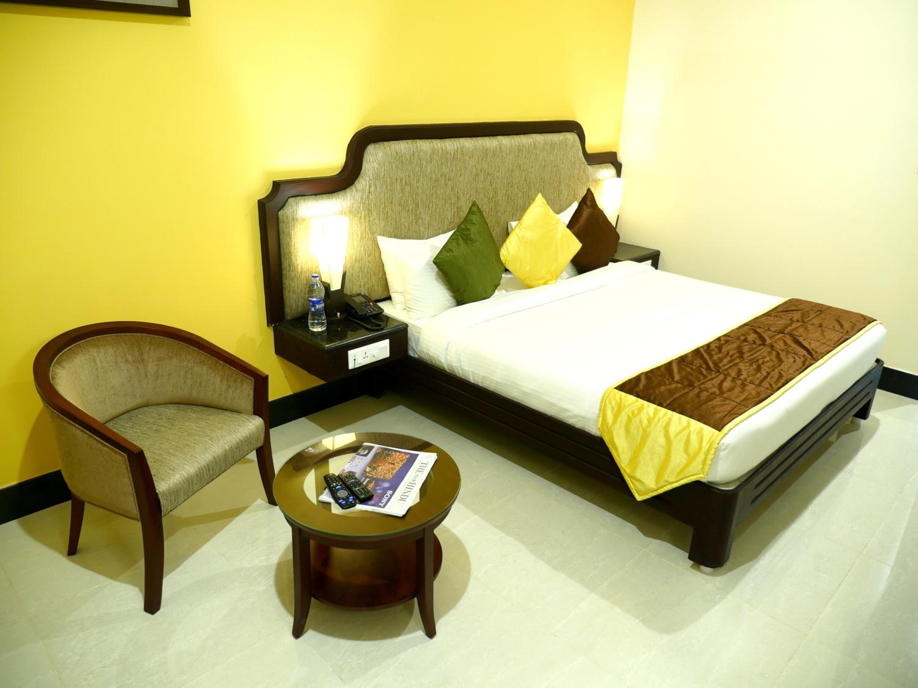 Double or Twin Room with City View photo 1
