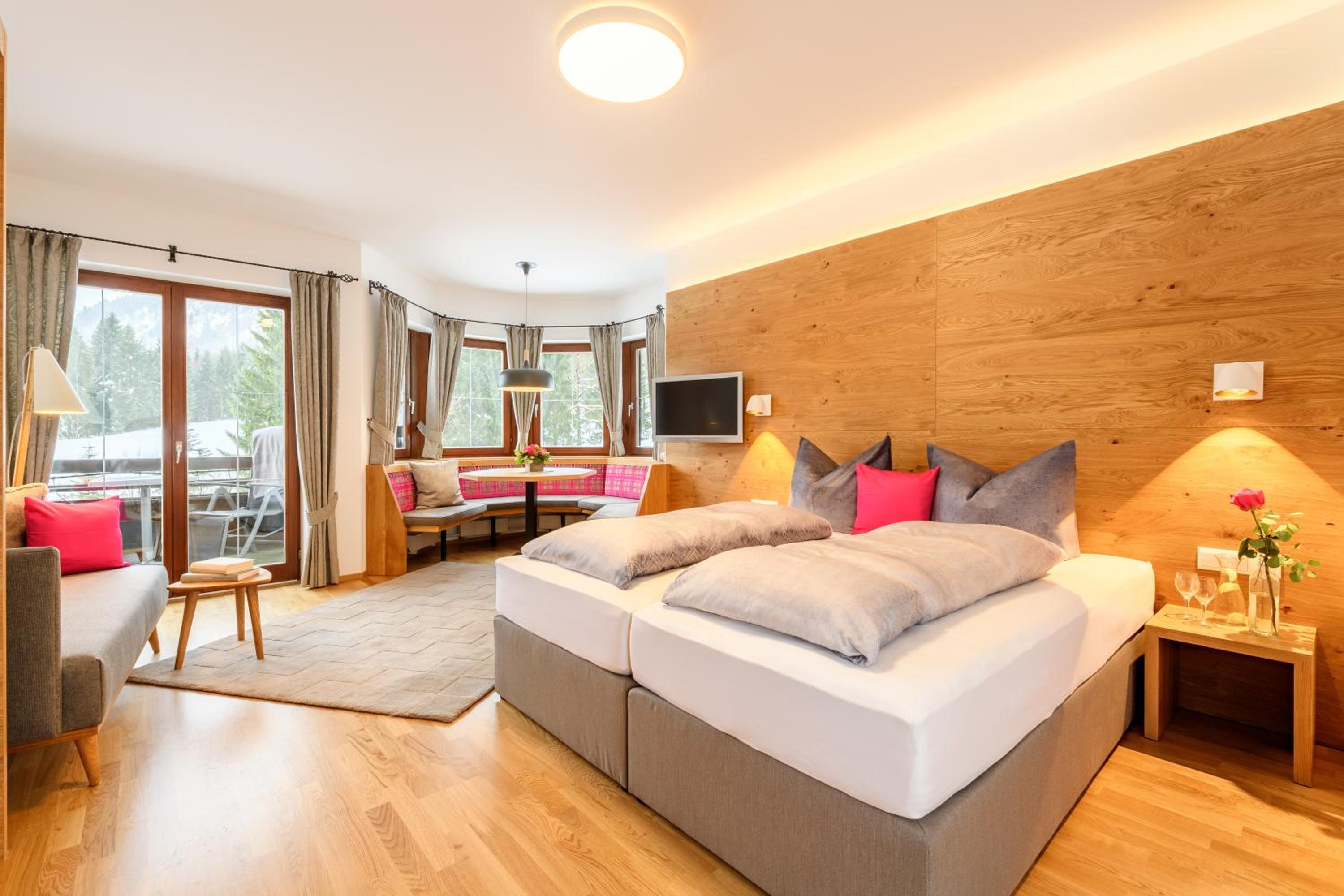 Deluxe Double Room with Balcony photo 1