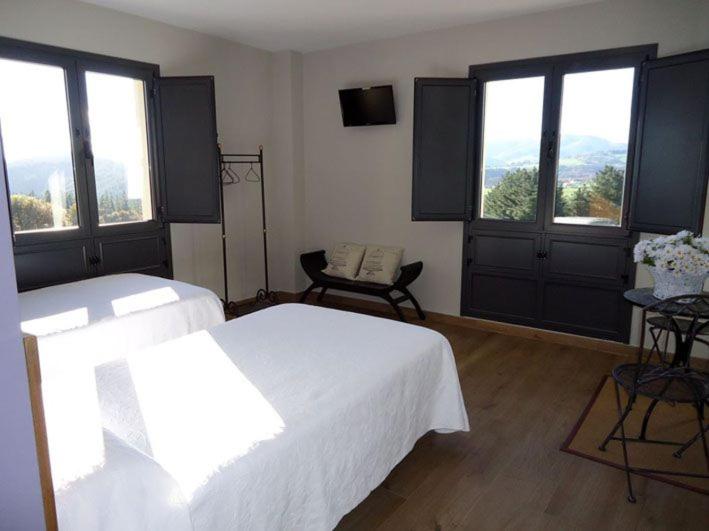 Deluxe Twin Room photo 3