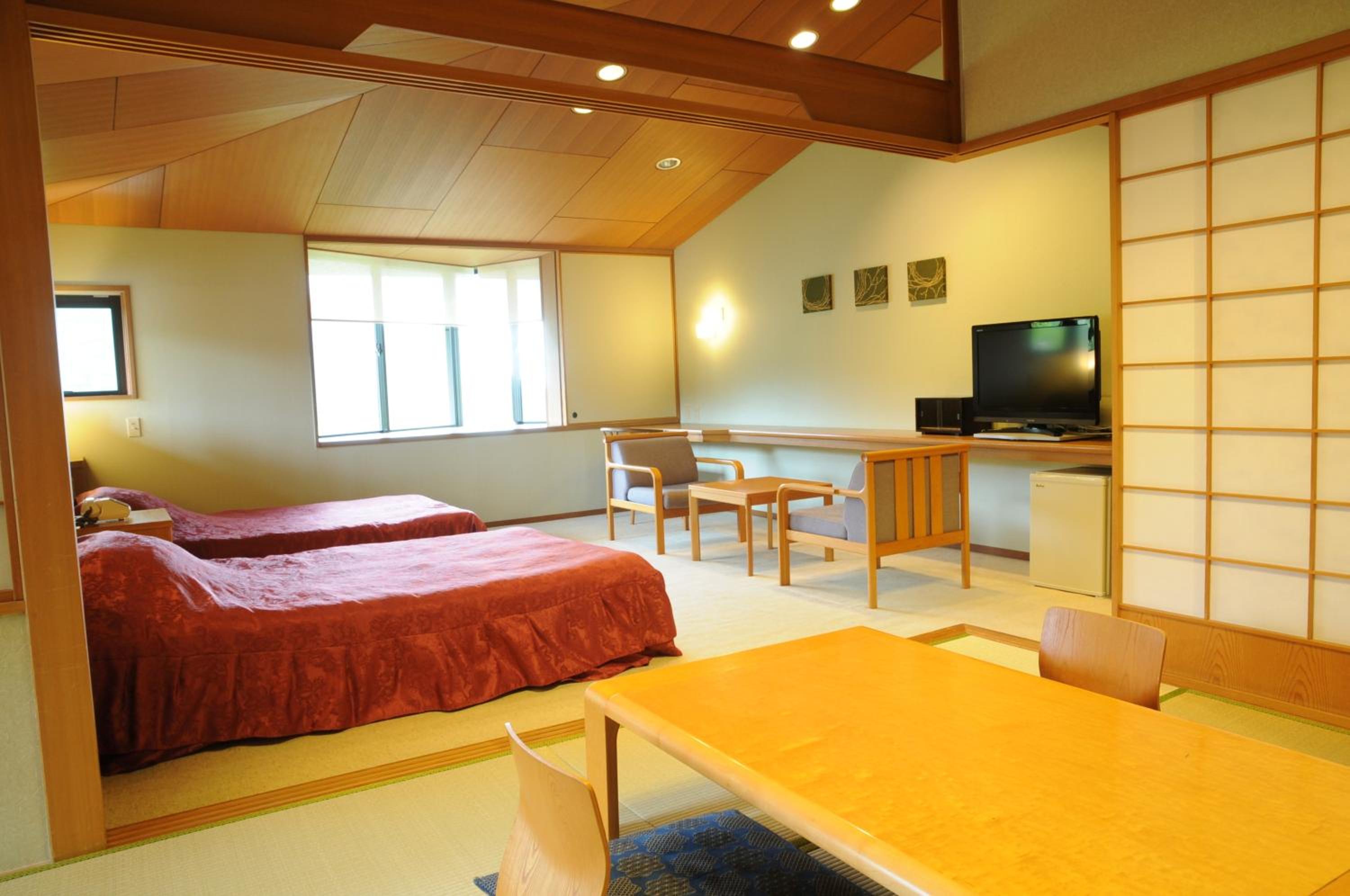 Room with Tatami Area with Private Shower and Toilet photo 2