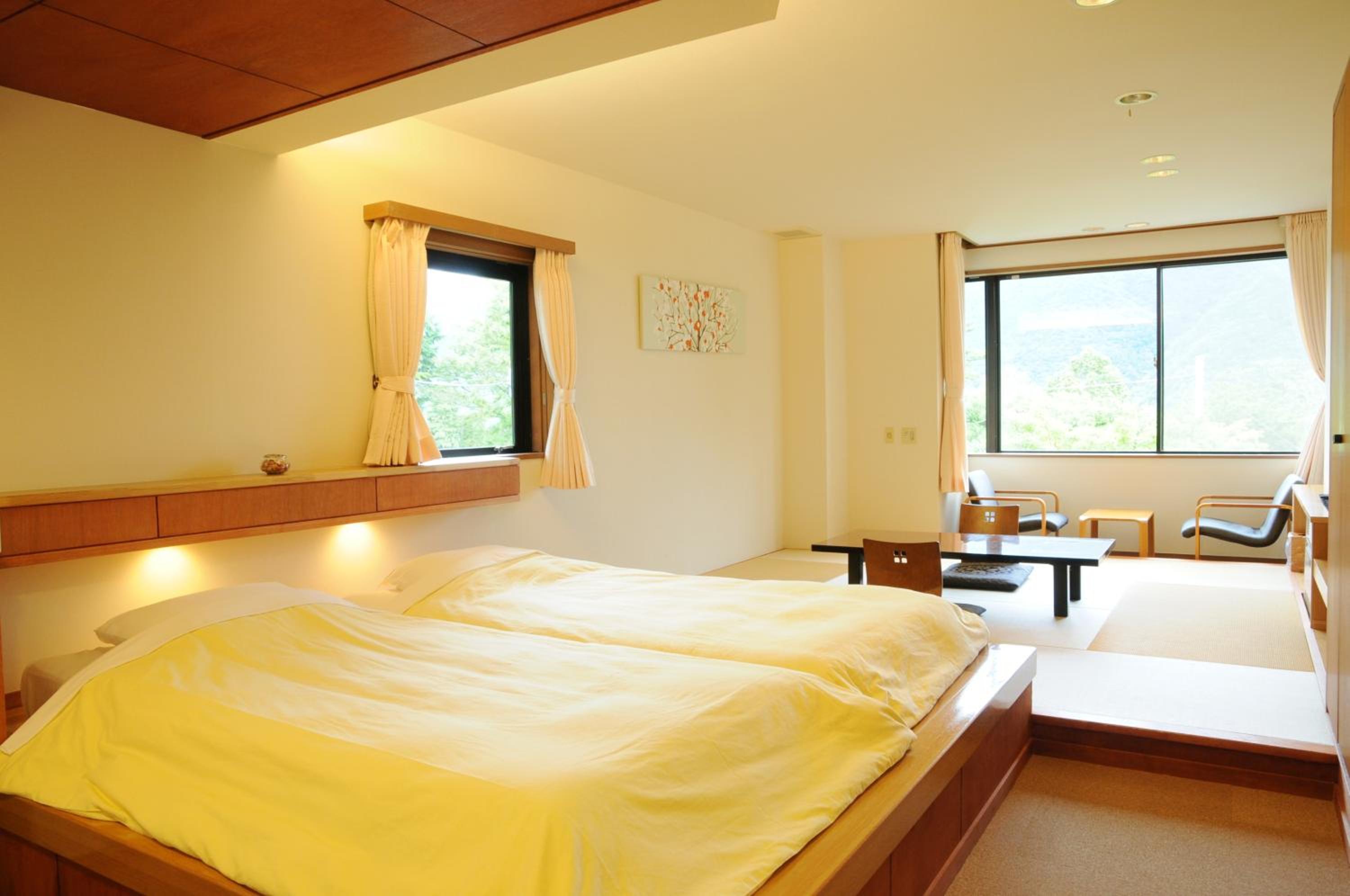 Room with Tatami Area with Private Shower and Toilet photo 3