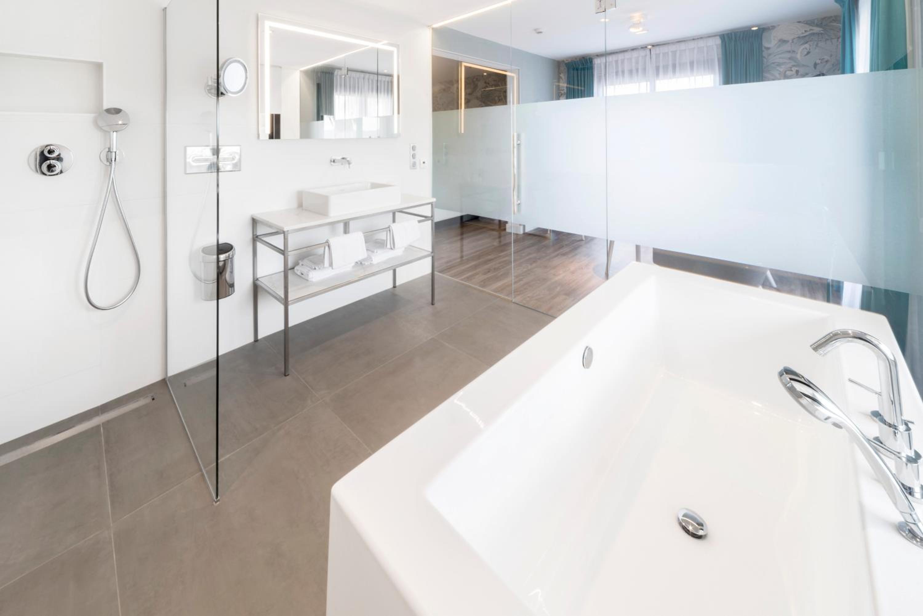 Superior Suite with sea view and balcony photo 2