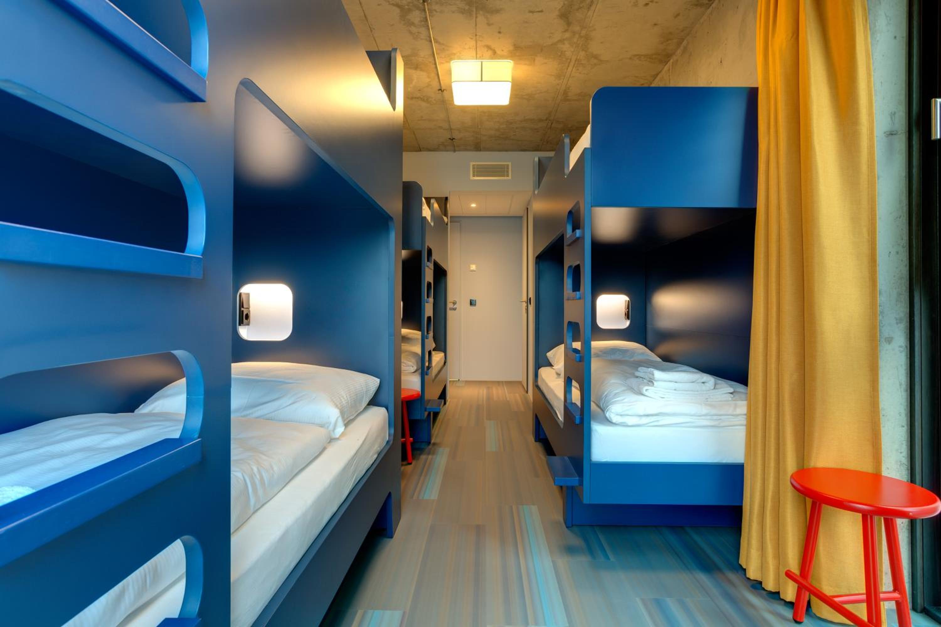 6-Bed Room