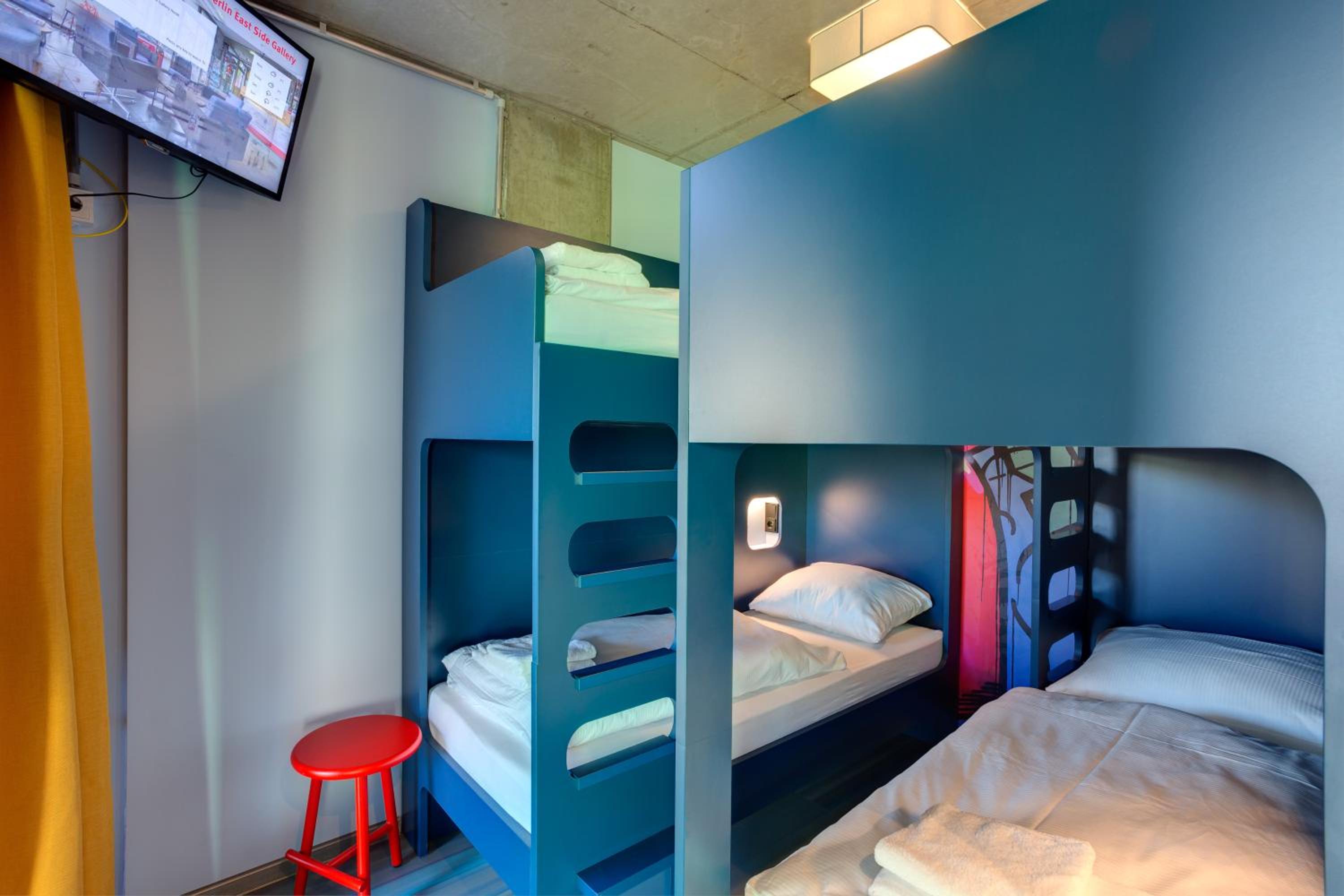 Bed in 4-Bed Female Dormitory Room photo 2