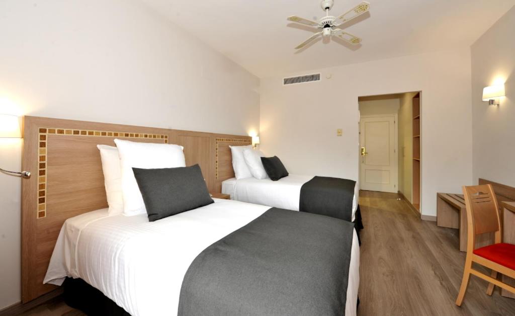 Superior Twin Room - Photo 6