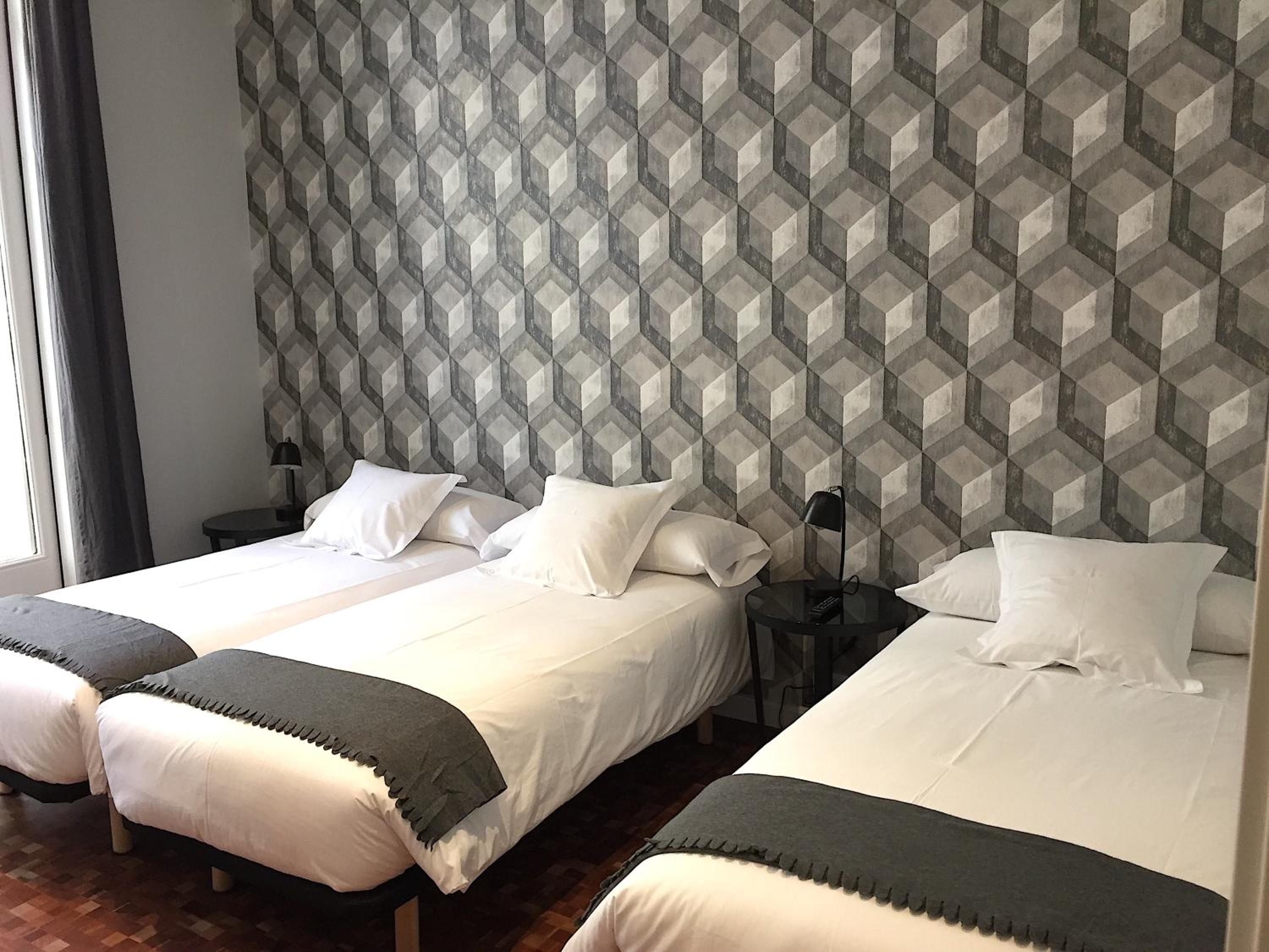 Triple Room with Private Bathroom photo 2