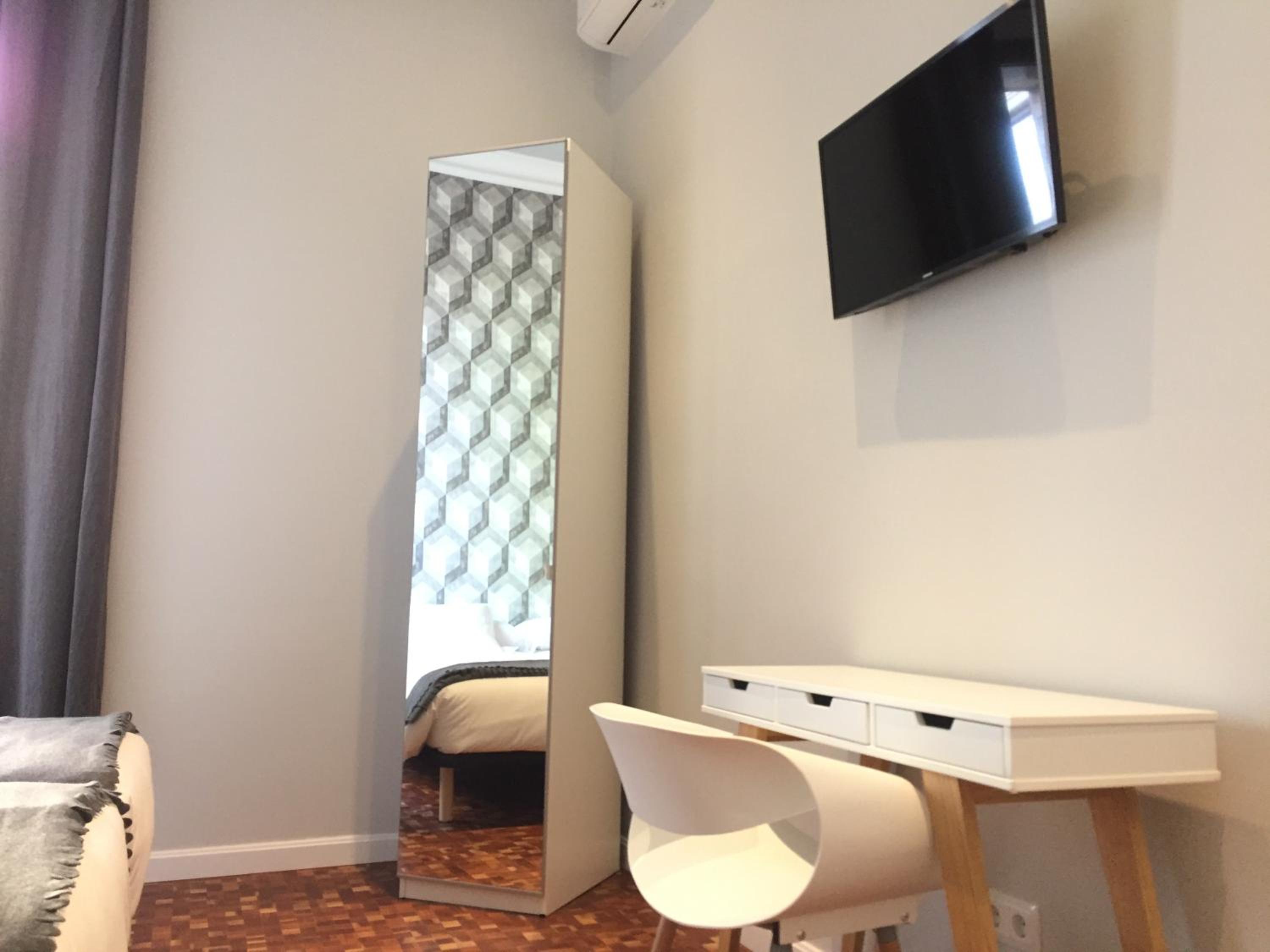 Triple Room with Private External Bathroom photo 3