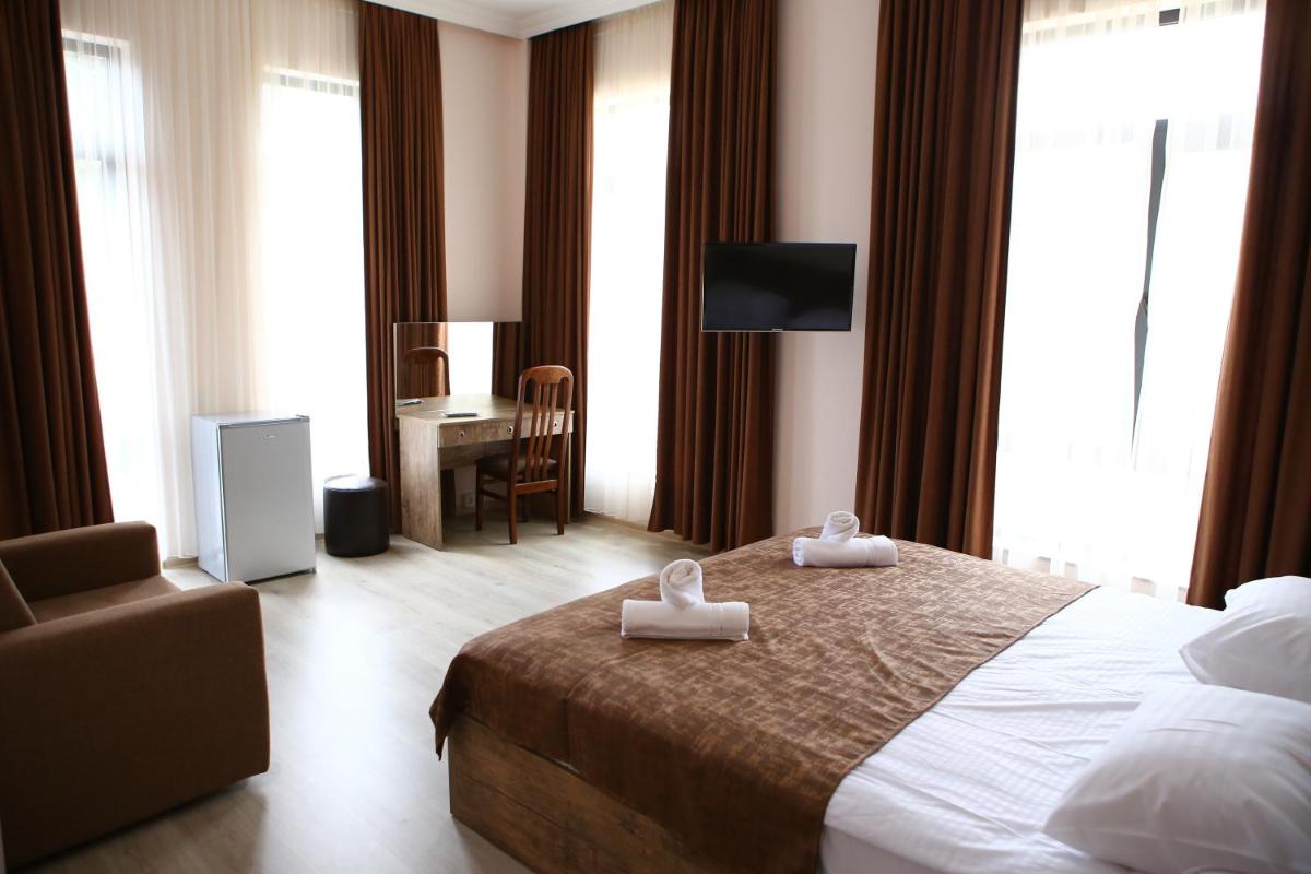 Quadruple Room with Terrace
