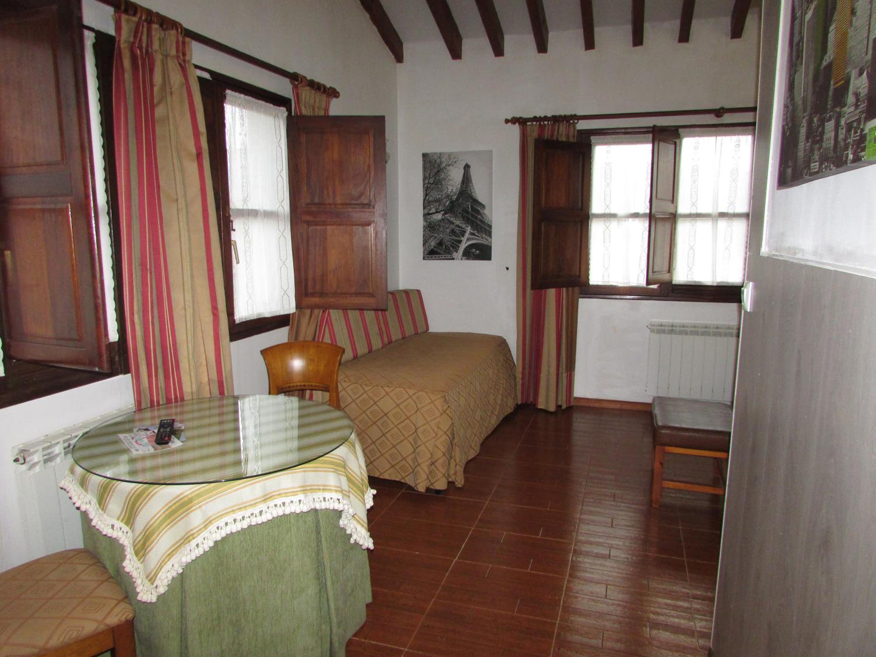 Large Double Room photo 2