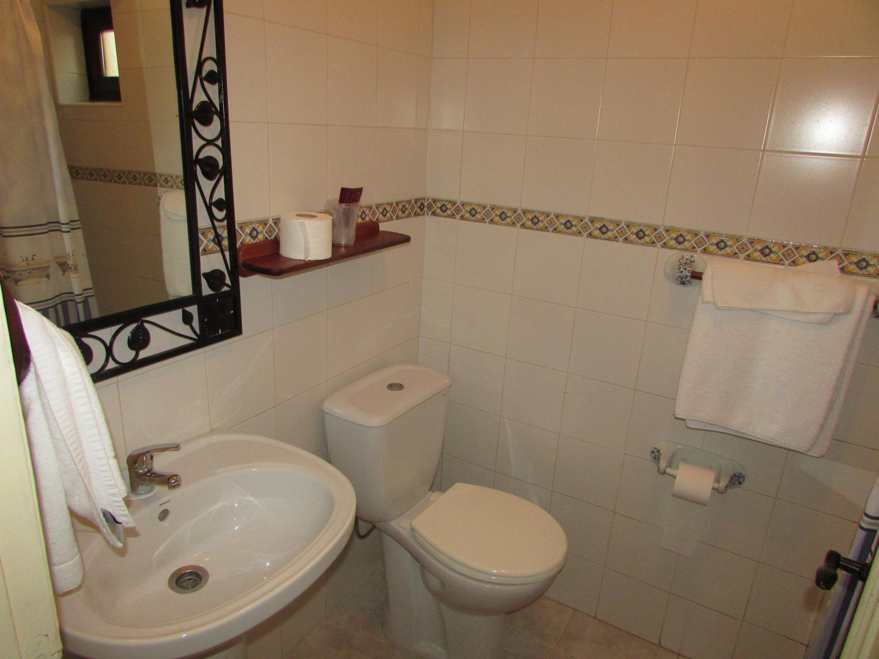 Economy Double Room photo 2