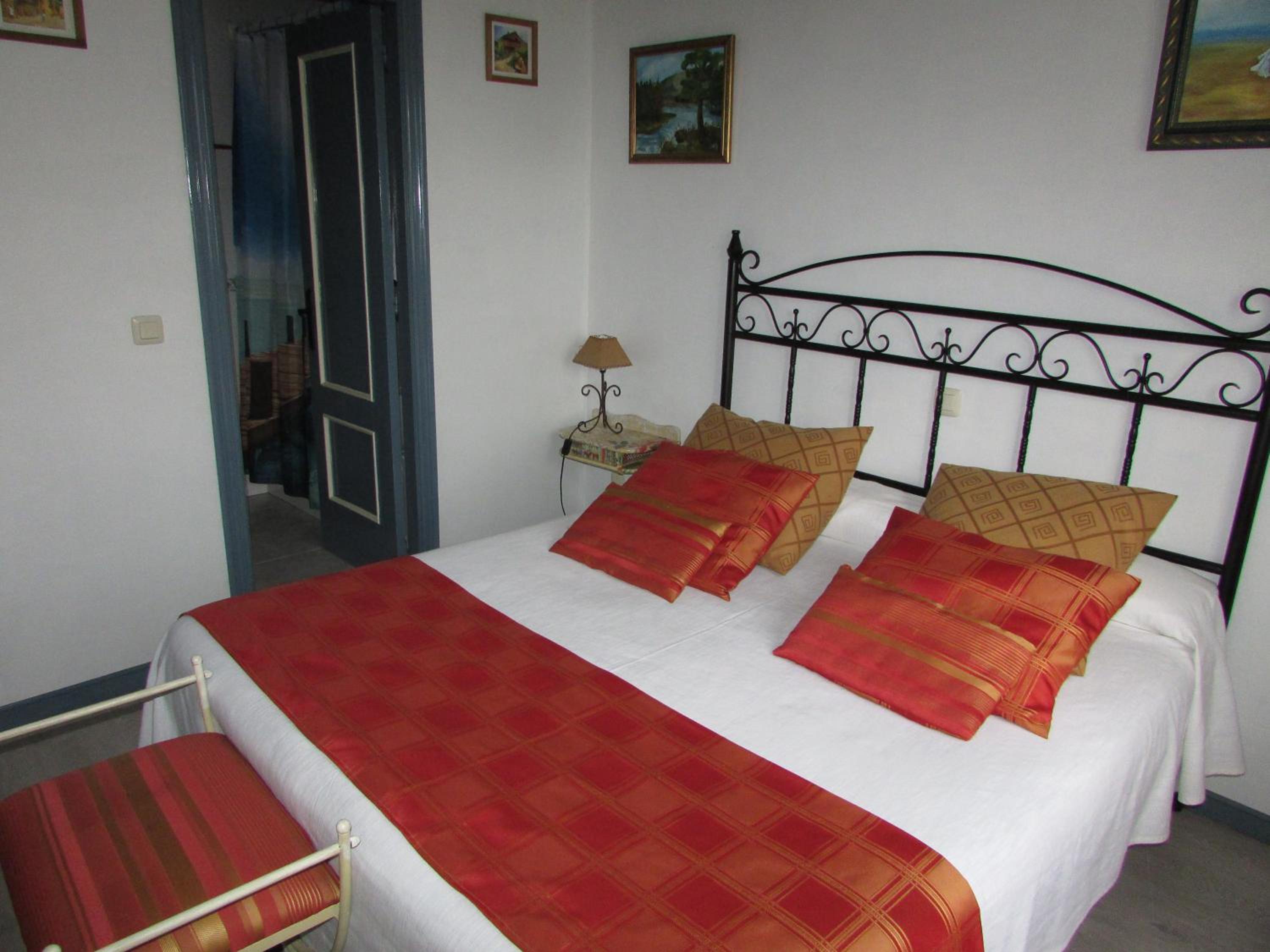 Economy Double Room photo 3