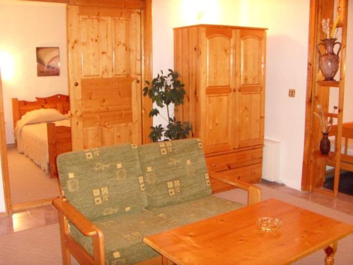 One-Bedroom Suite (4 Adults) photo 3