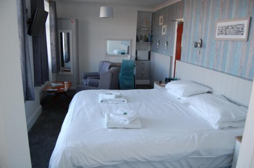 Deluxe Double or Twin Room with Sea View photo 1