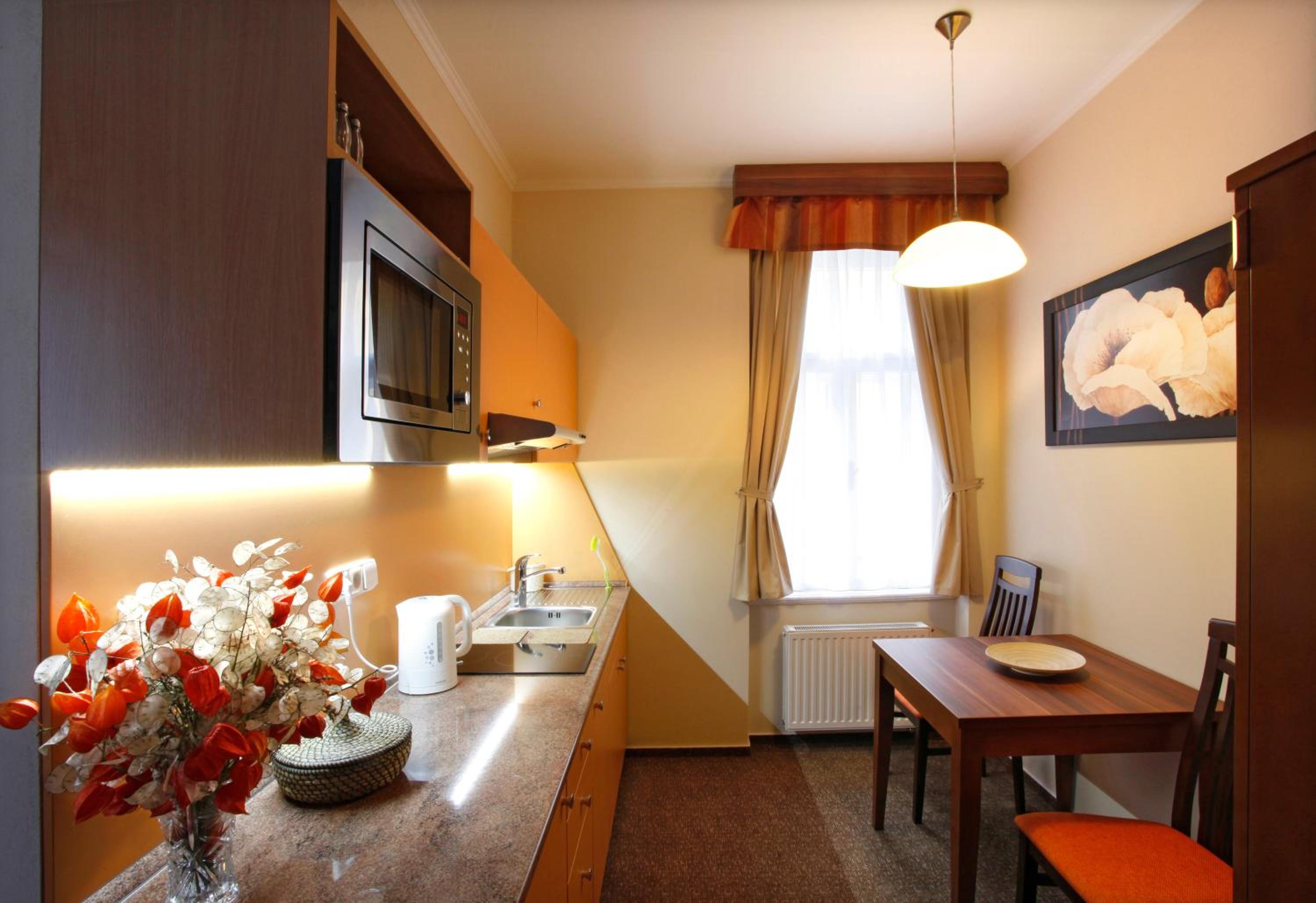 Available room thumbnail 5